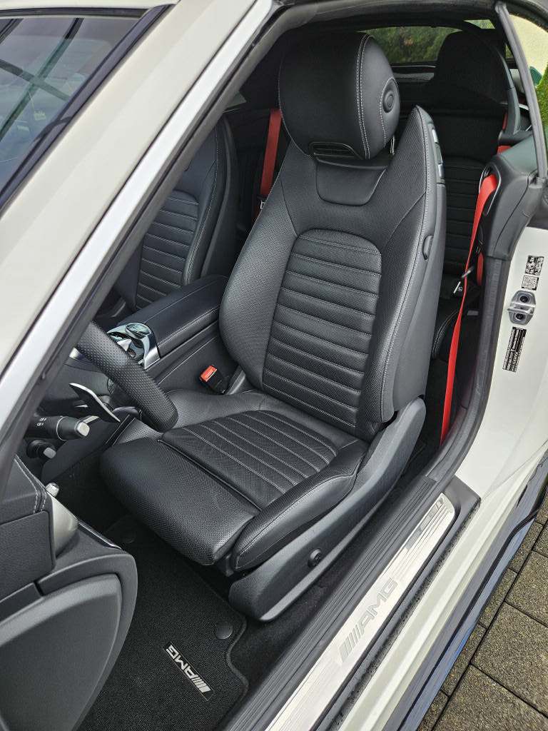 MERCEDES-BENZ C 43 AMG 4Matic Cabriolet-image-4