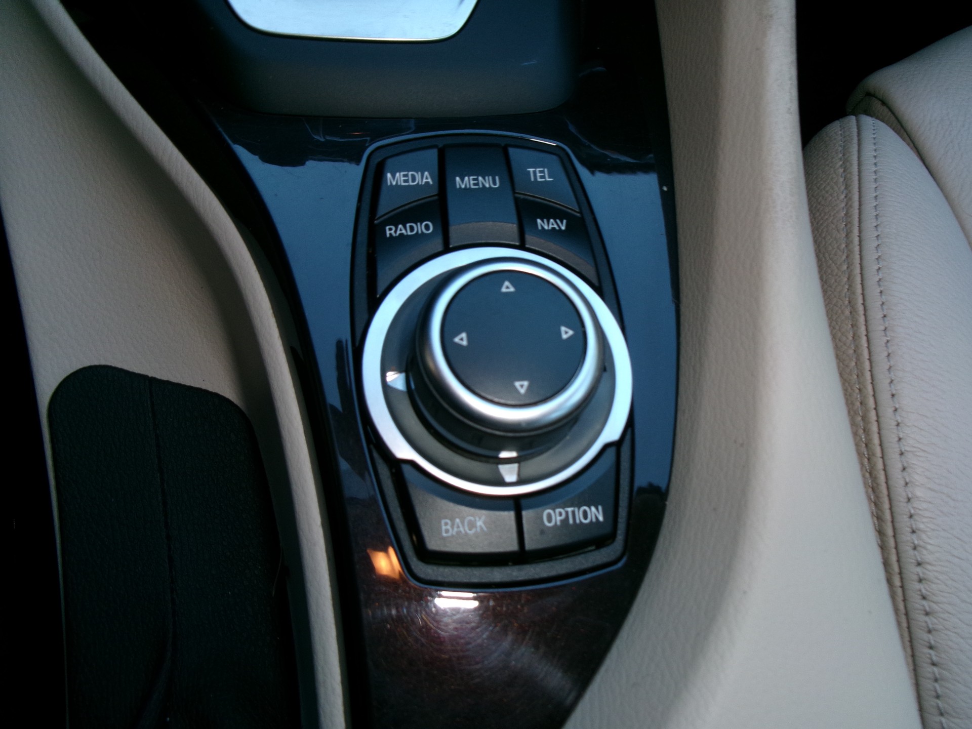 BMW X1 xDrive 20i xLine Steptronic-image-14