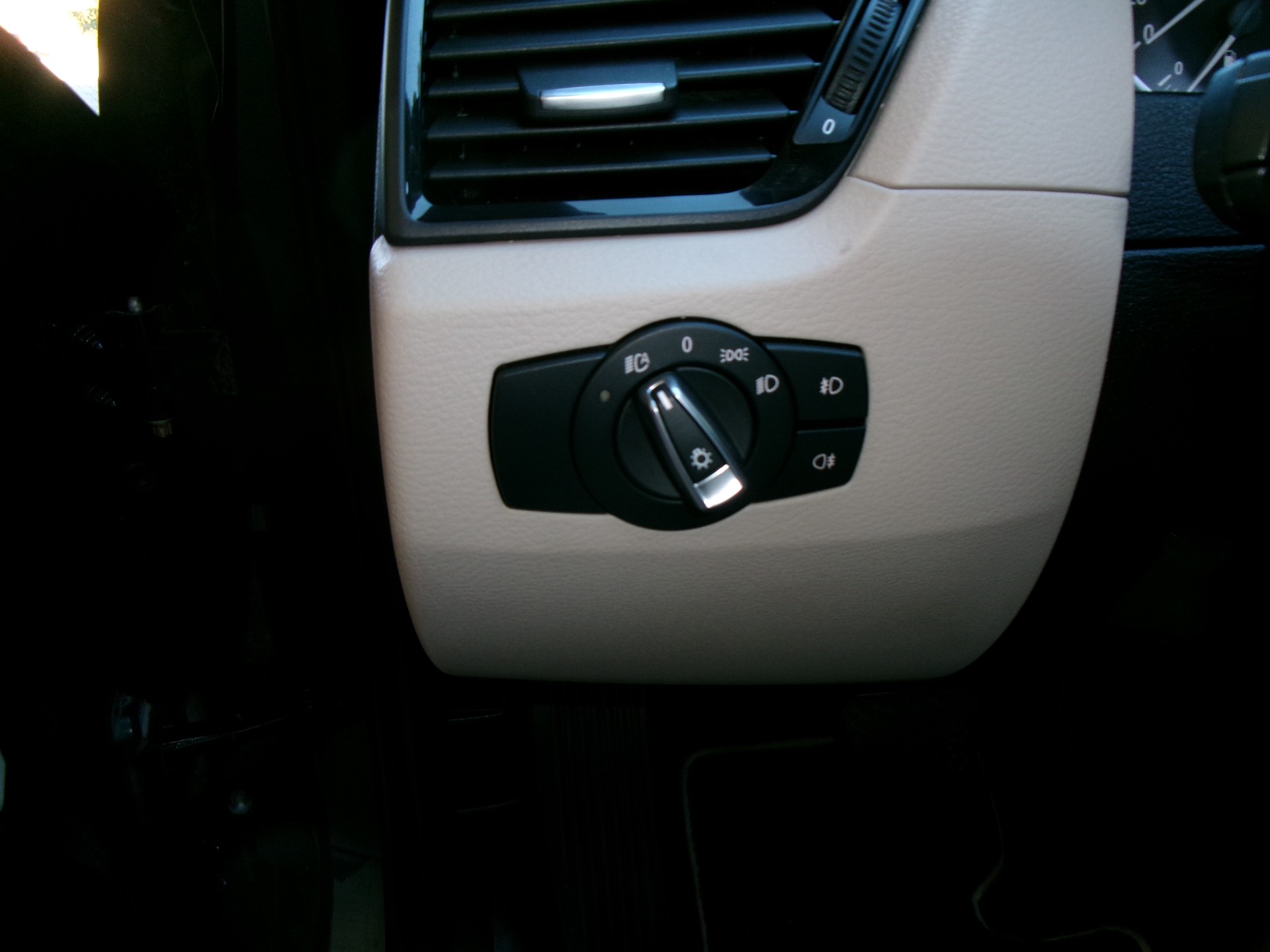 BMW X1 xDrive 20i xLine Steptronic-image-10