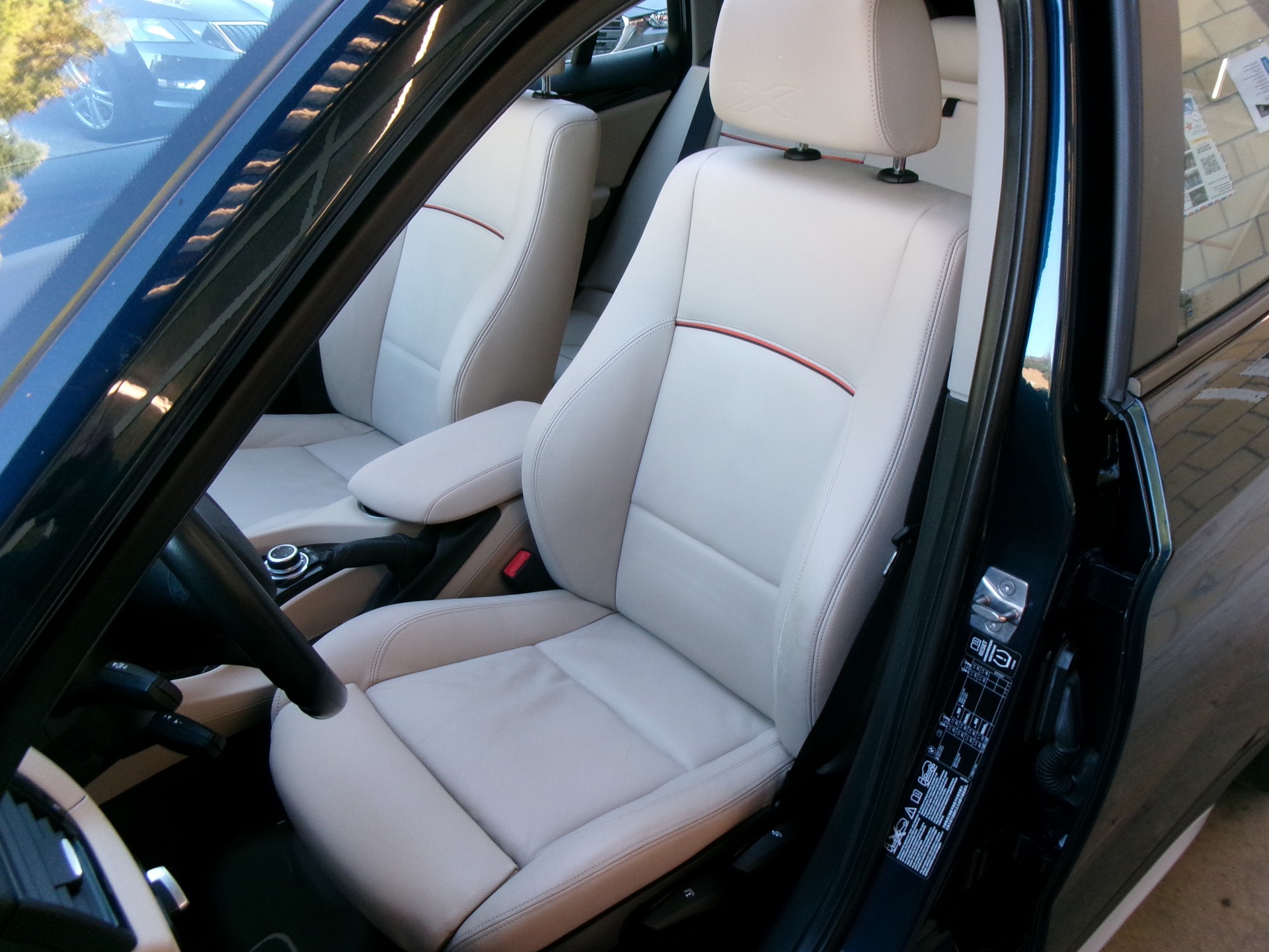 BMW X1 xDrive 20i xLine Steptronic-image-3