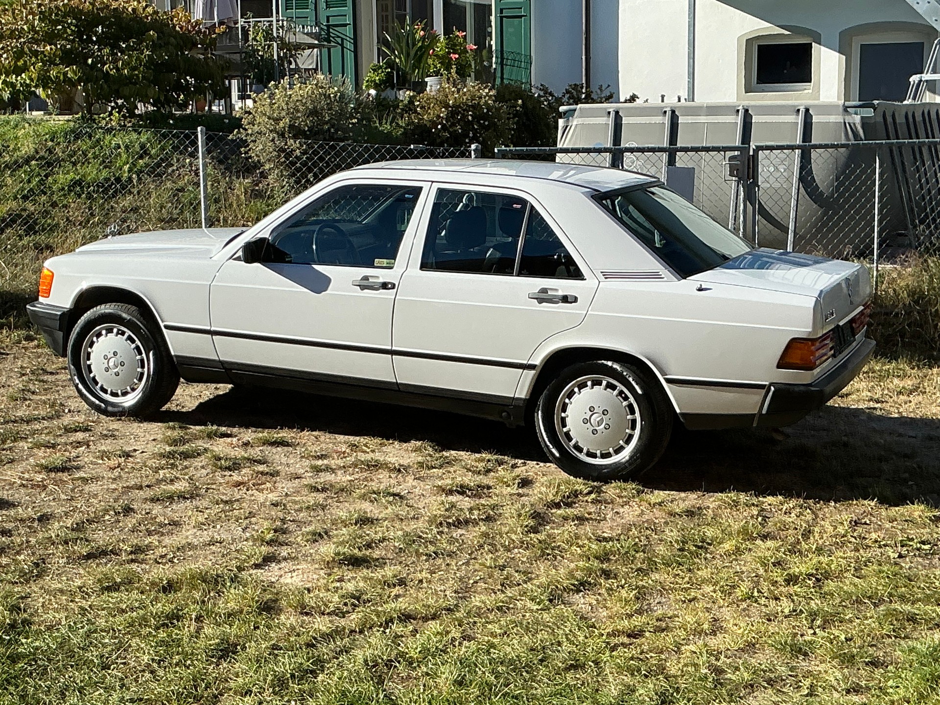 MERCEDES-BENZ 190 E 2.0-image-18