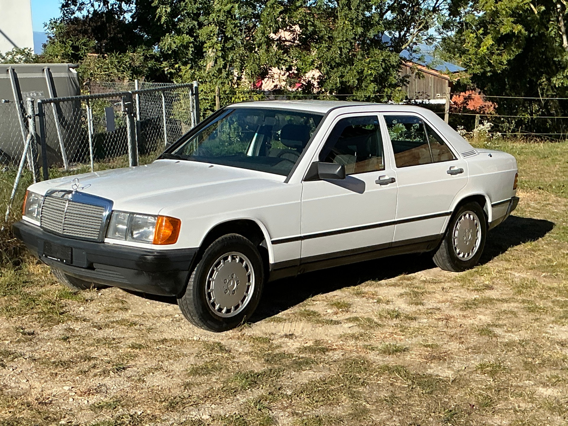 MERCEDES-BENZ 190 E 2.0-image-0