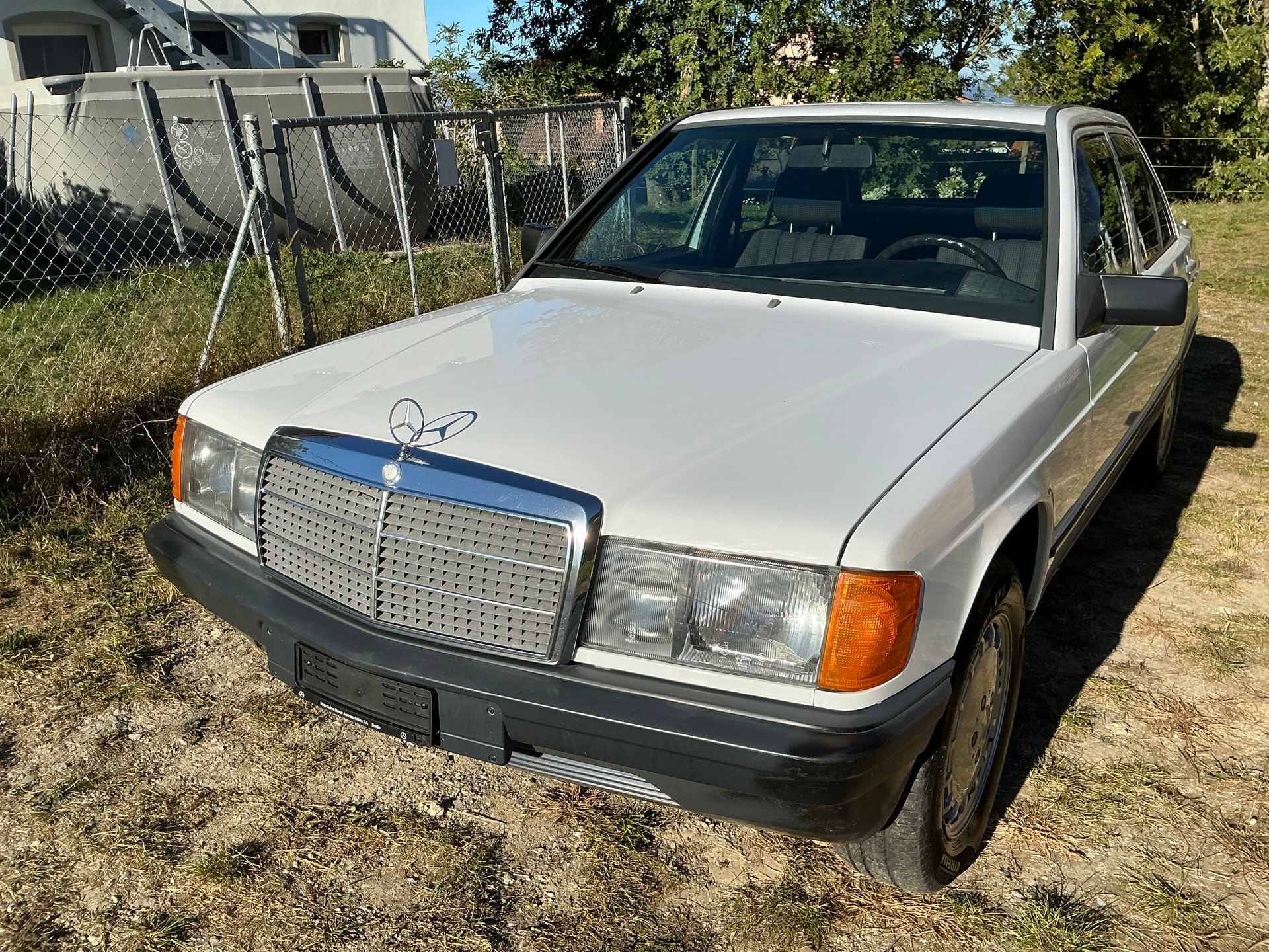 MERCEDES-BENZ 190 E 2.0-image-16