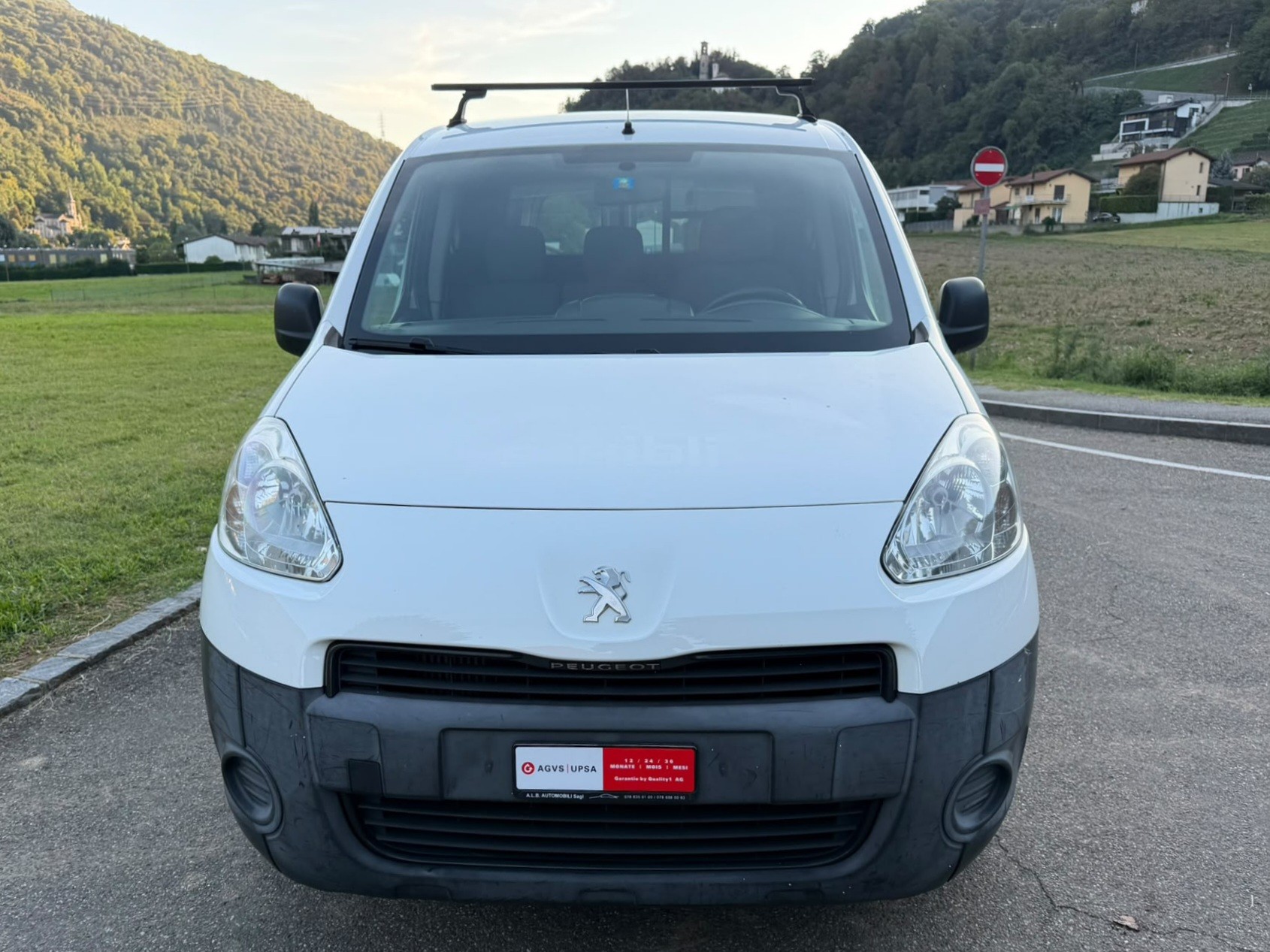 PEUGEOT Partner 1.6 e-HDI Urban Pack-image-6