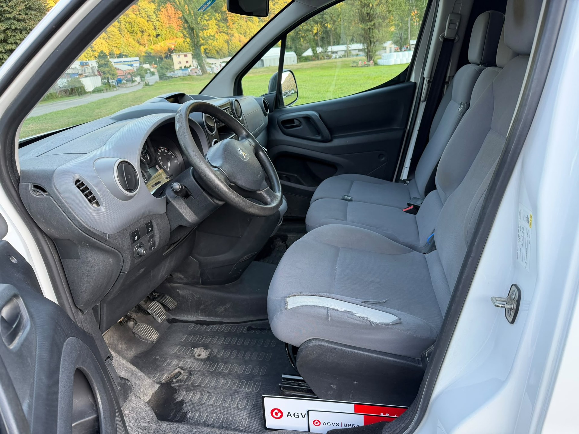 PEUGEOT Partner 1.6 e-HDI Urban Pack-image-10