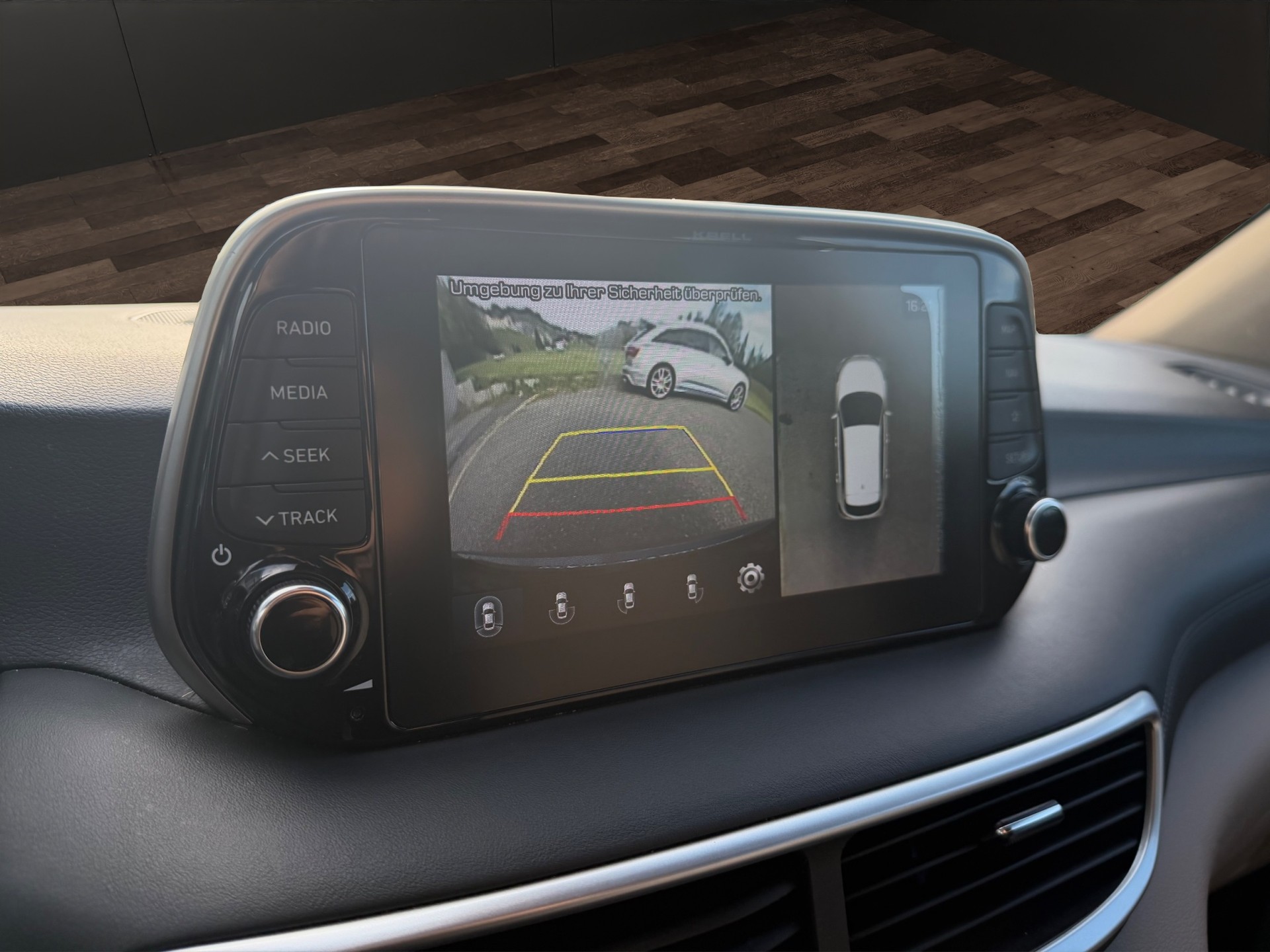 HYUNDAI Tucson 1.6 CRDI Business 4WD DCT-image-24
