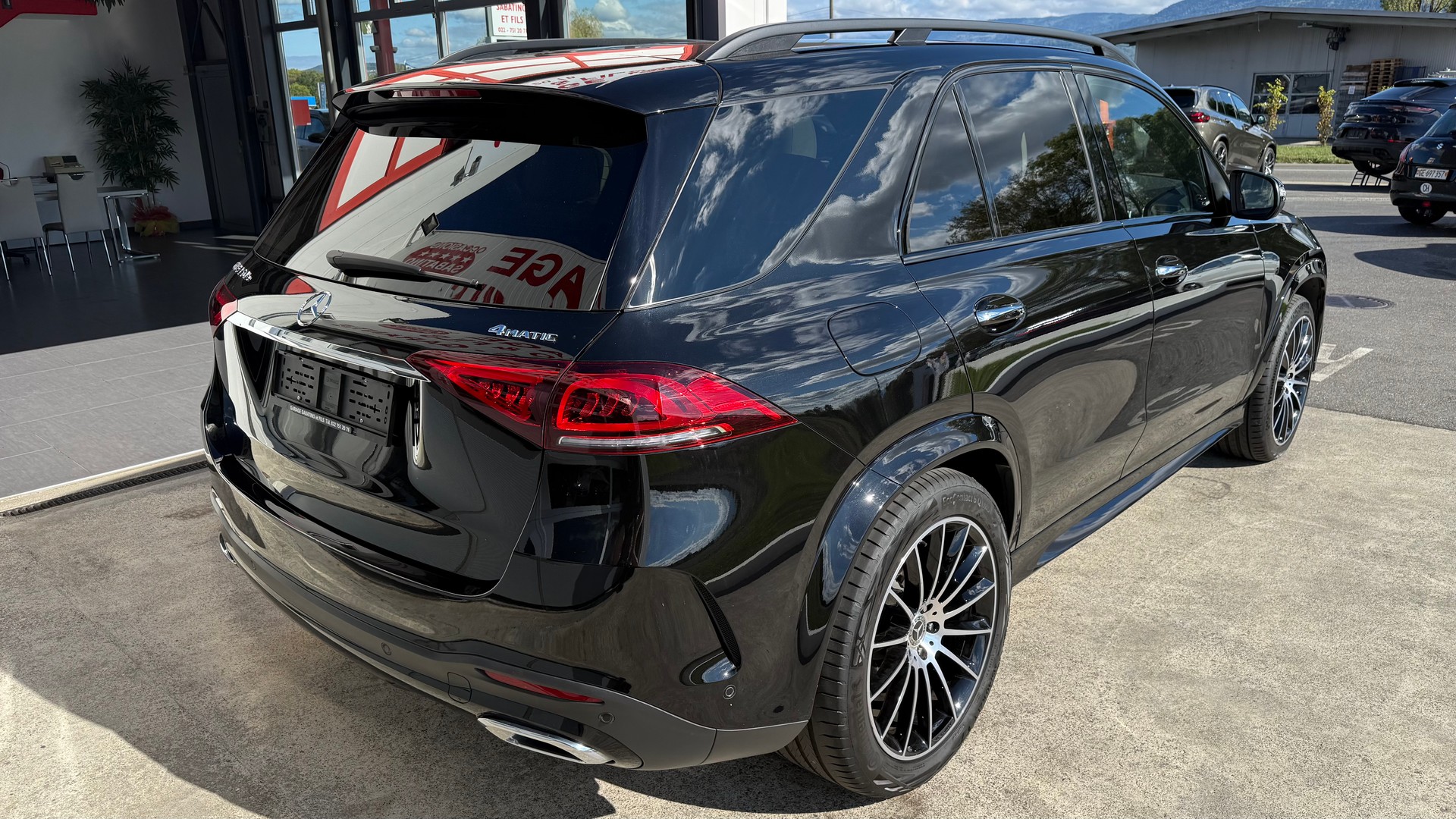 MERCEDES-BENZ GLE 350 e 4Matic+ 9G-Tronic-image-3