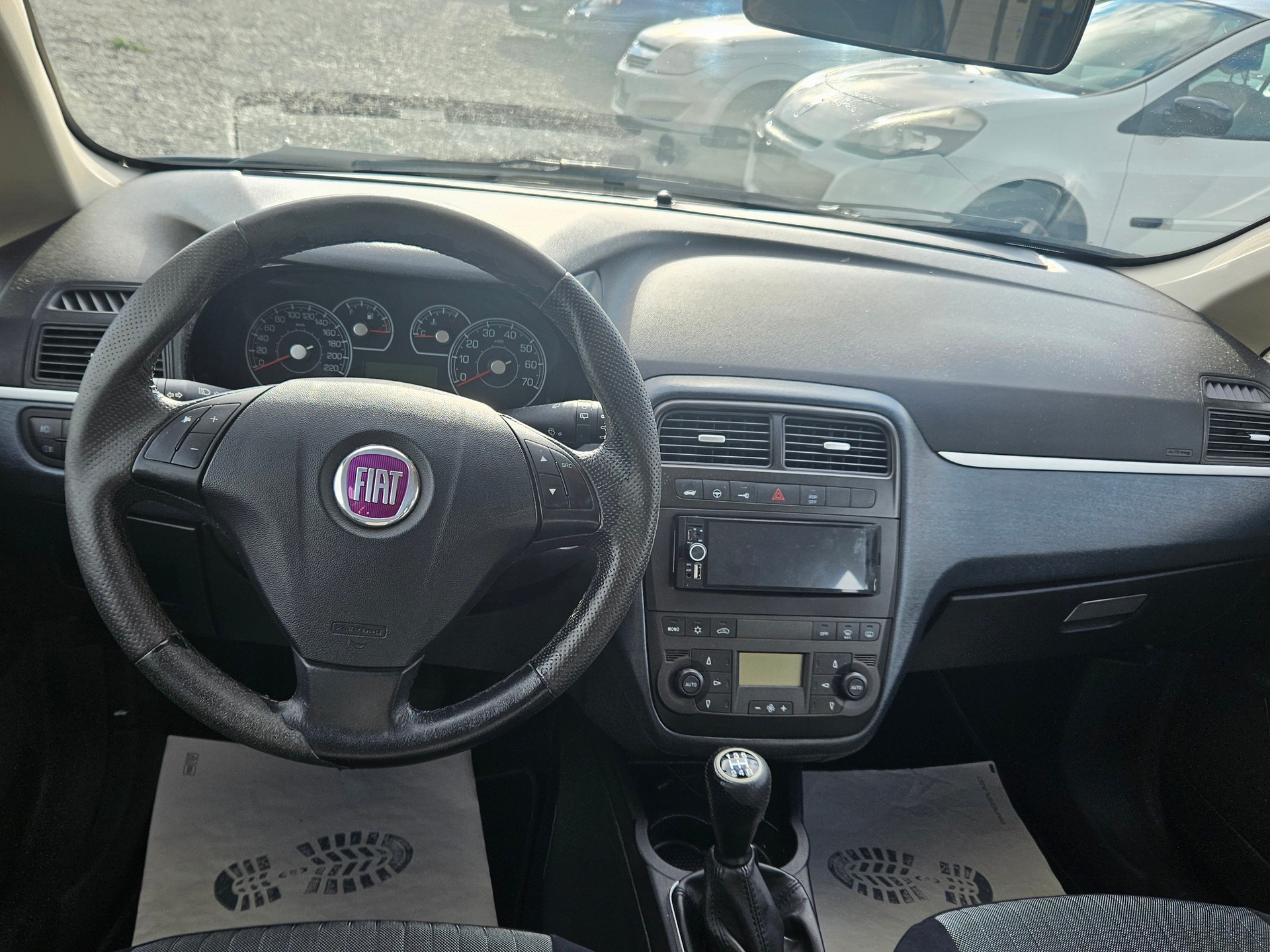 FIAT Punto 1.4 16V Turbo Emotion-image-10