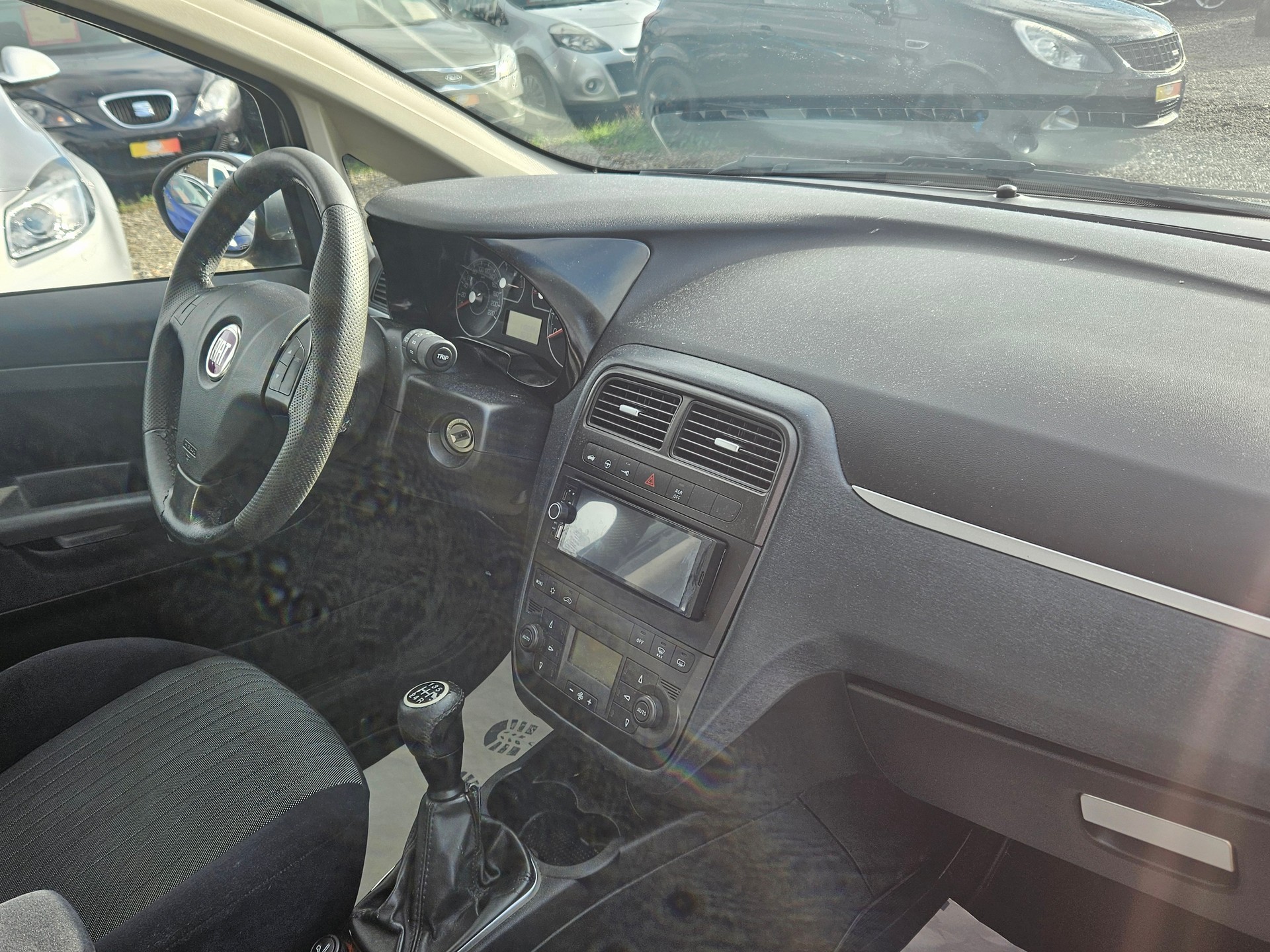 FIAT Punto 1.4 16V Turbo Emotion-image-14
