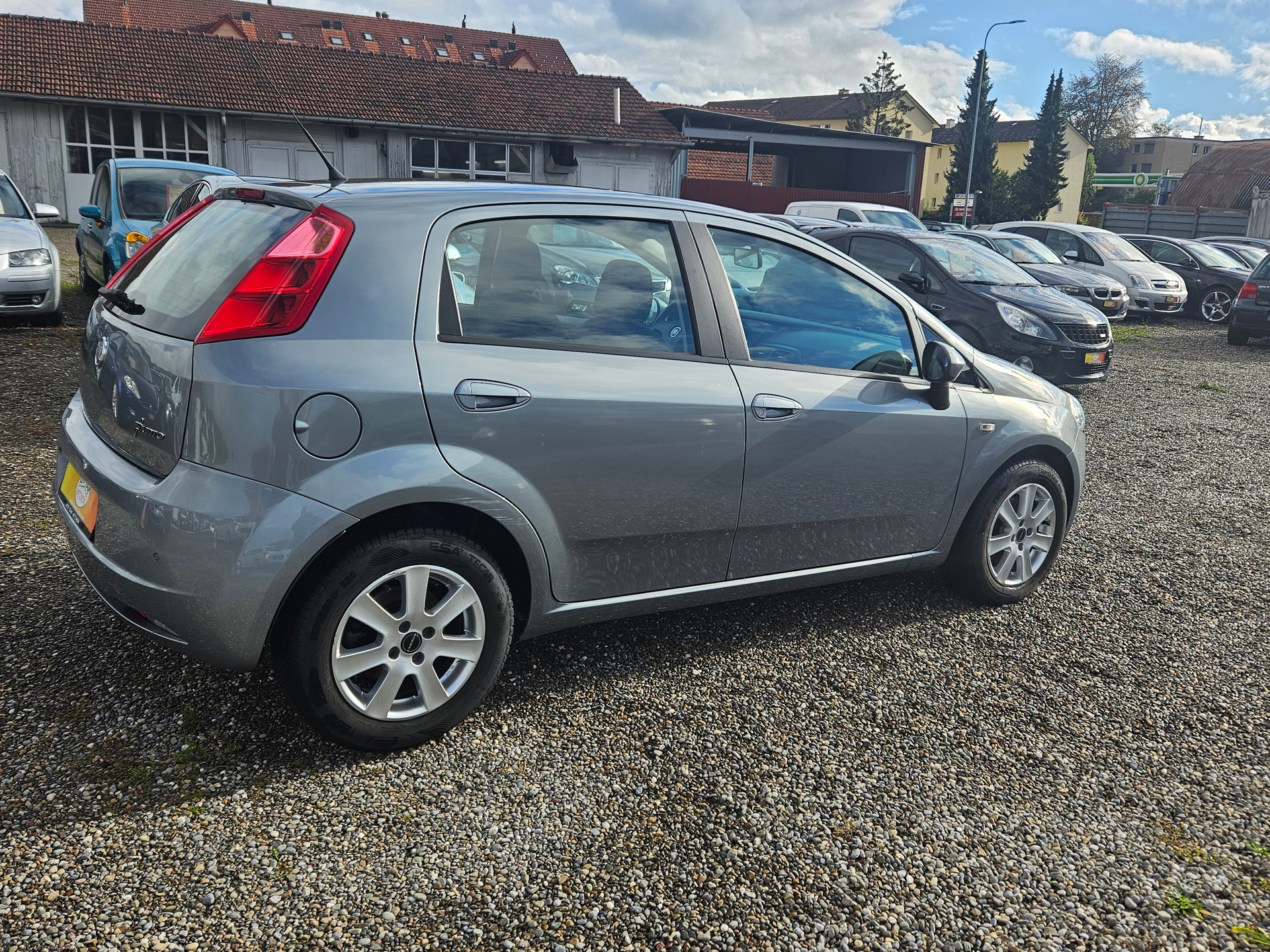 FIAT Punto 1.4 16V Turbo Emotion-image-4