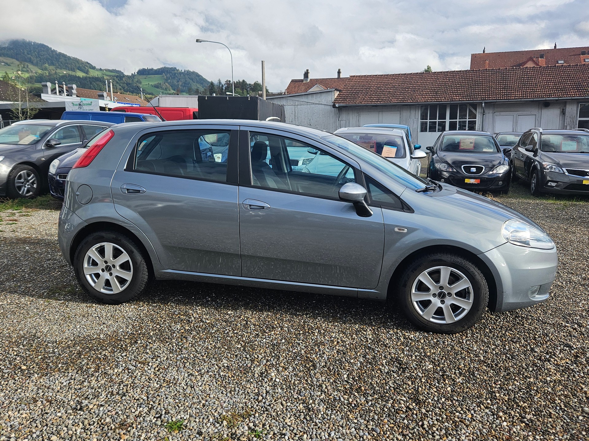 FIAT Punto 1.4 16V Turbo Emotion-image-3