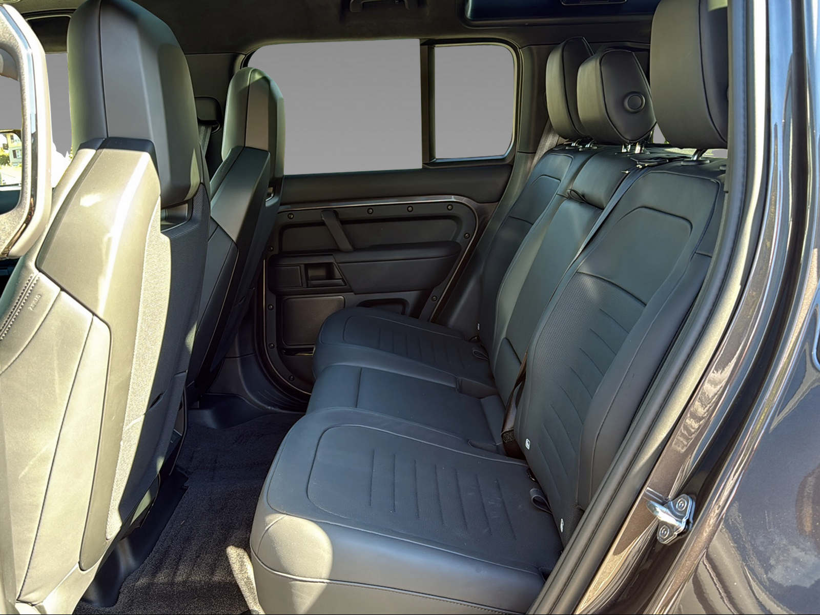 LAND ROVER Defender 110 4.4 V8 Octa-image-22