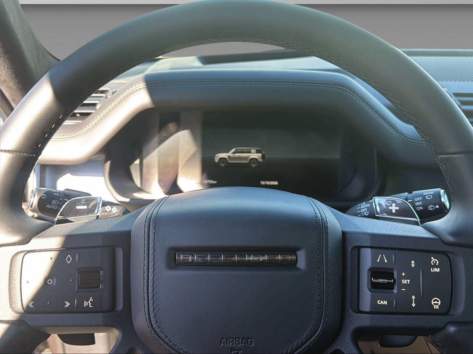 LAND ROVER Defender 110 4.4 V8 Octa-image-17