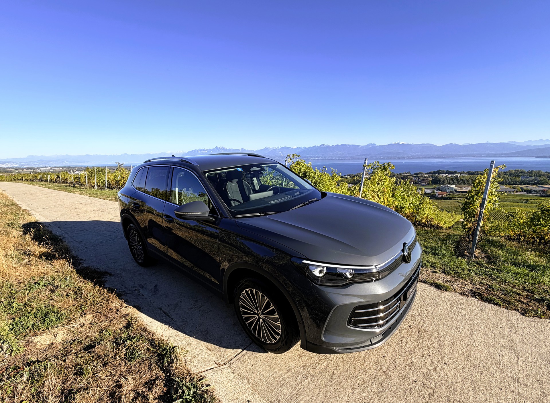 VW Tiguan 2.0 TDI SCR Elegance 4Motion DSG-image-2