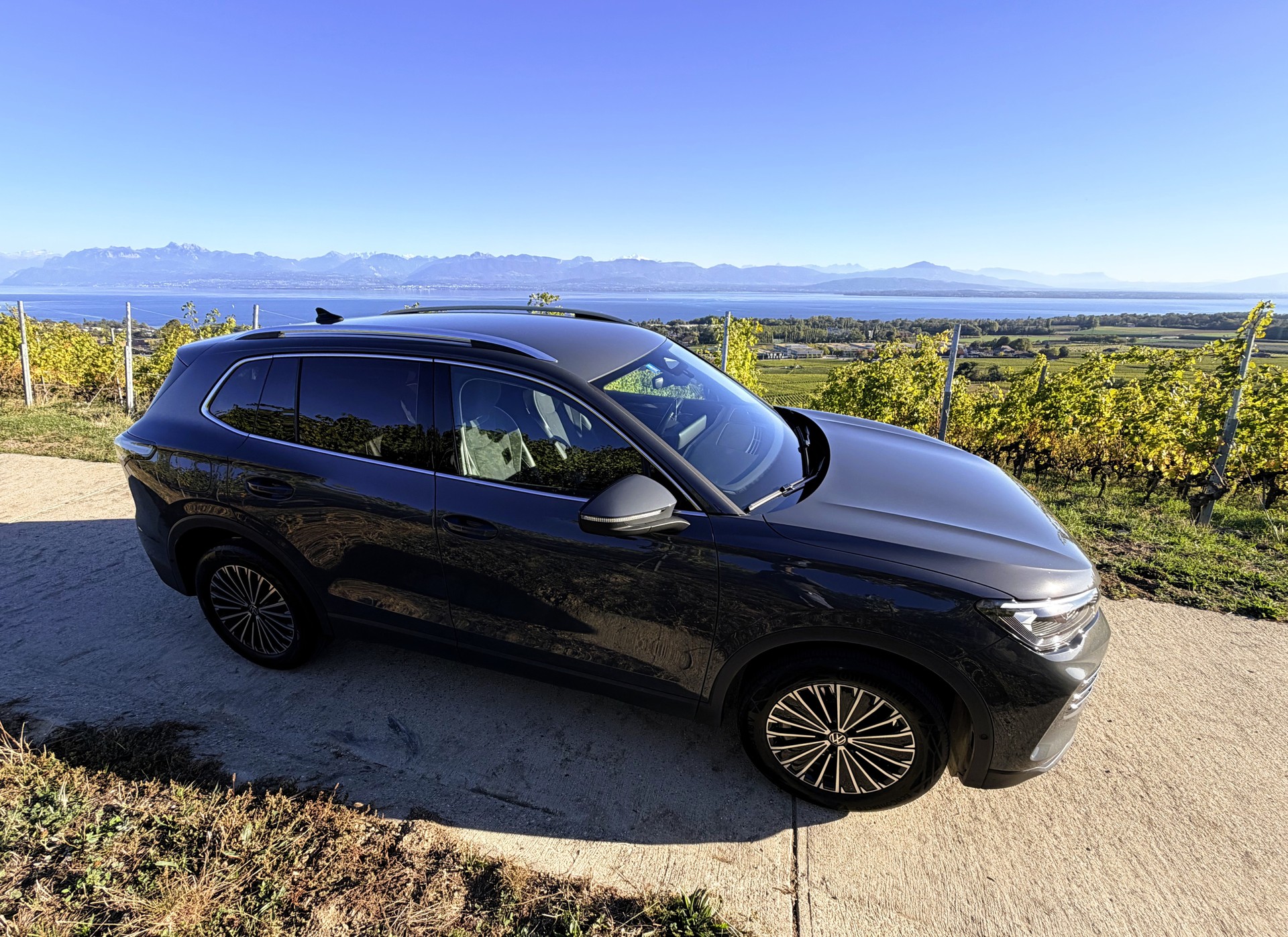 VW Tiguan 2.0 TDI SCR Elegance 4Motion DSG-image-3