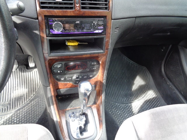 PEUGEOT 307 2.0 16V XT-image-8