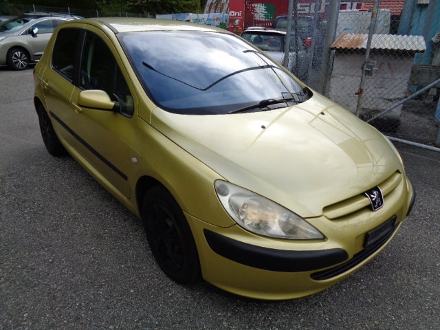 PEUGEOT 307 2.0 16V XT-image-2