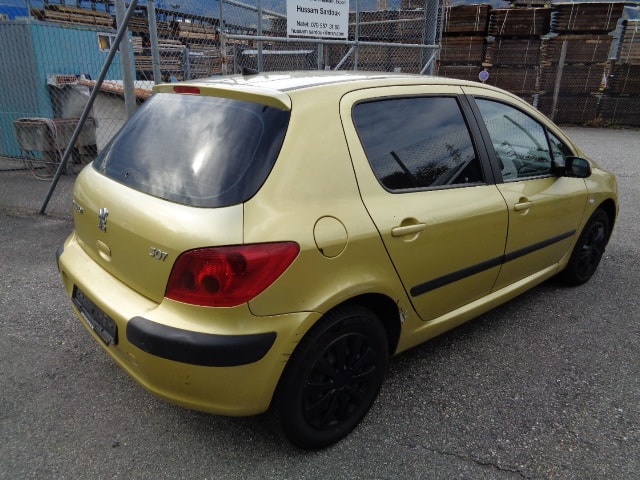 PEUGEOT 307 2.0 16V XT-image-3