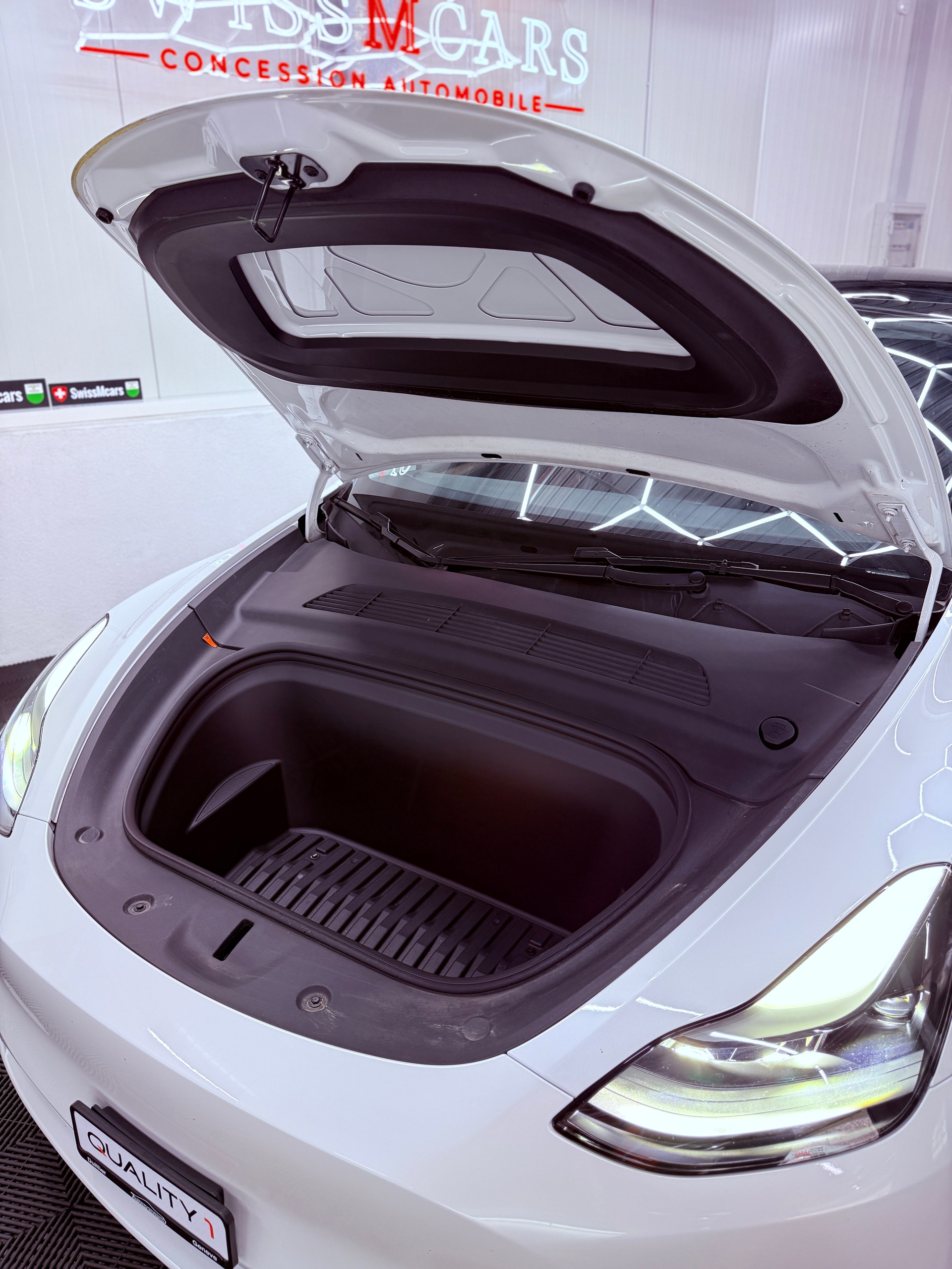 TESLA Model Y Long Range-image-30