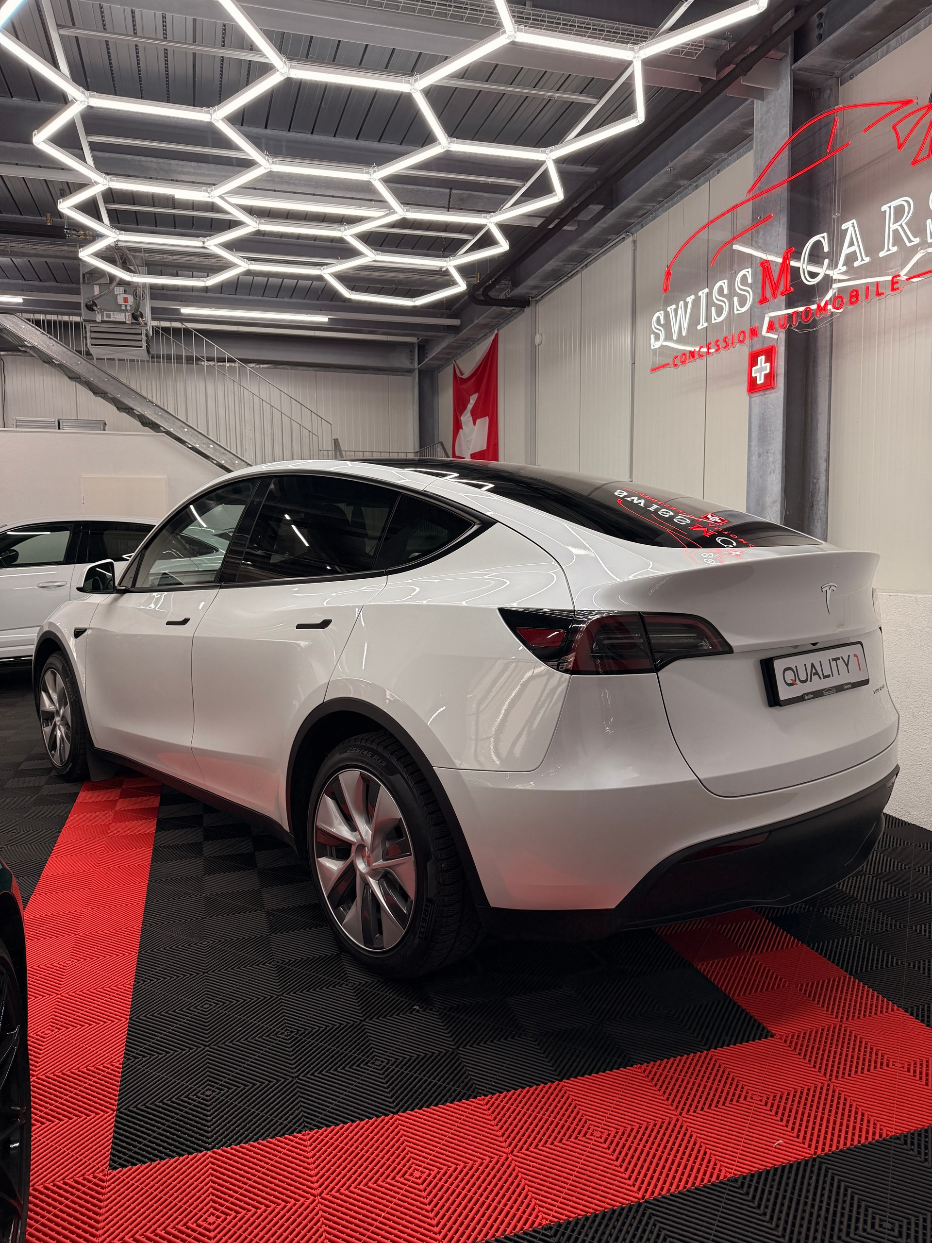 TESLA Model Y Long Range-image-7