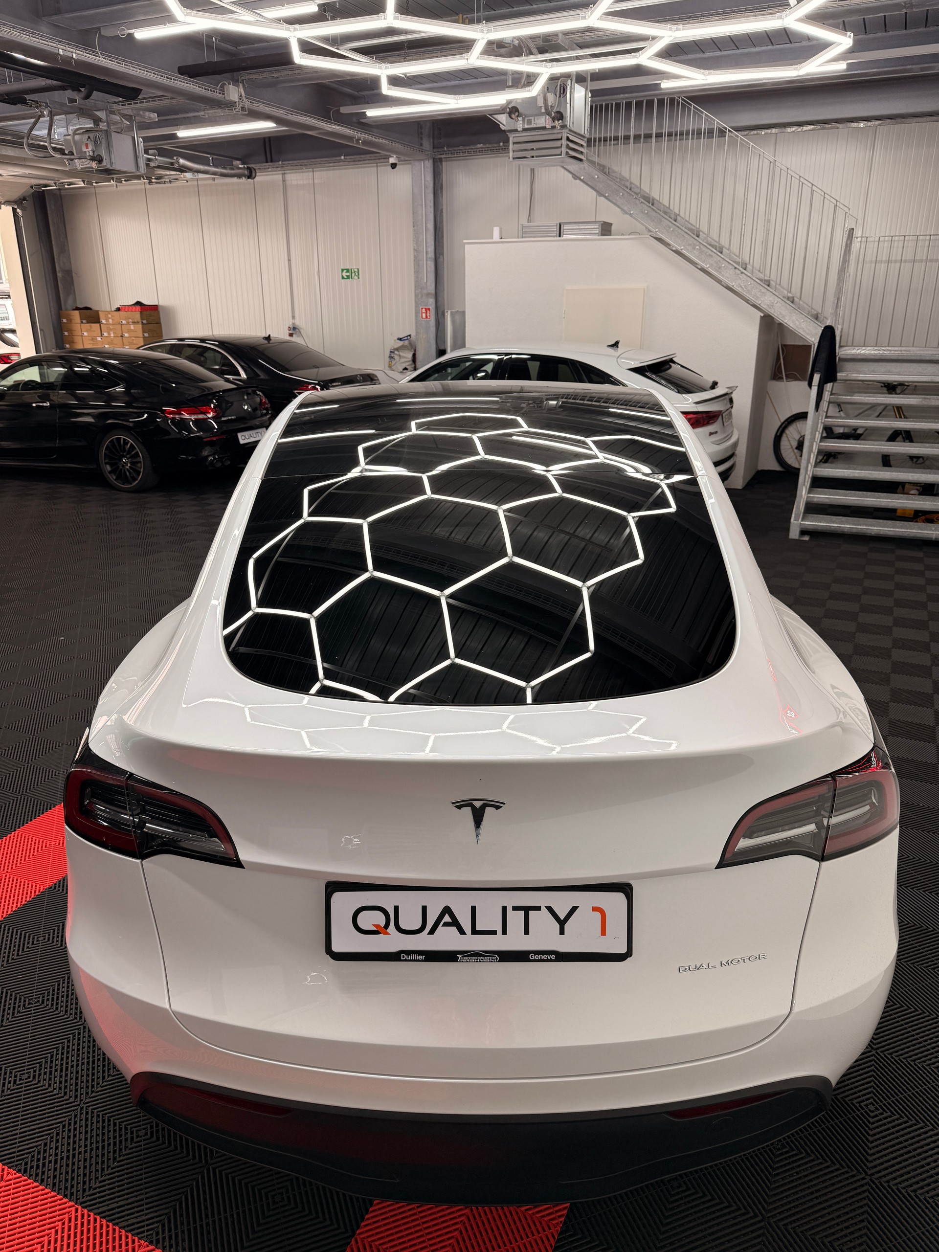 TESLA Model Y Long Range-image-9