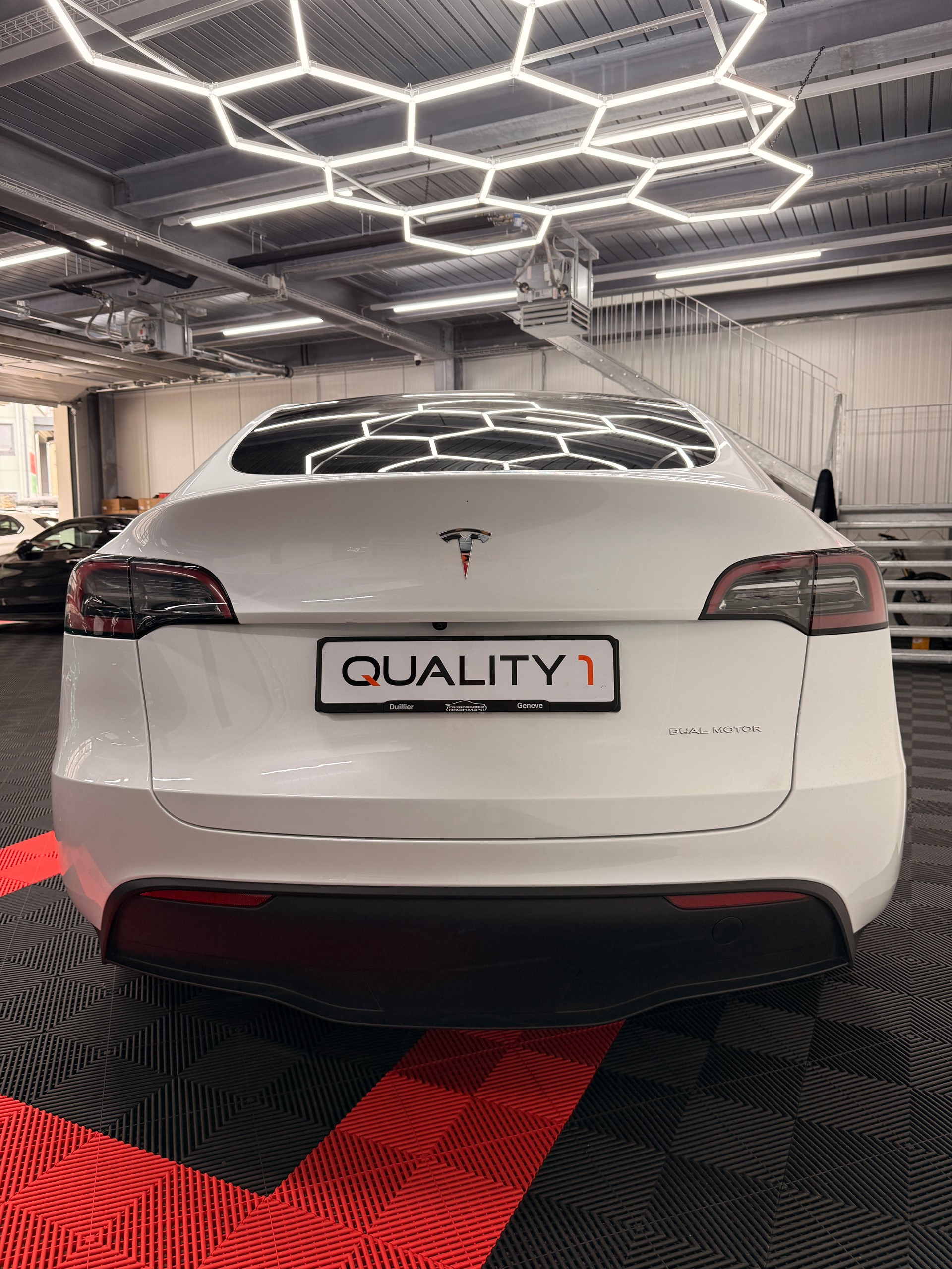 TESLA Model Y Long Range-image-8