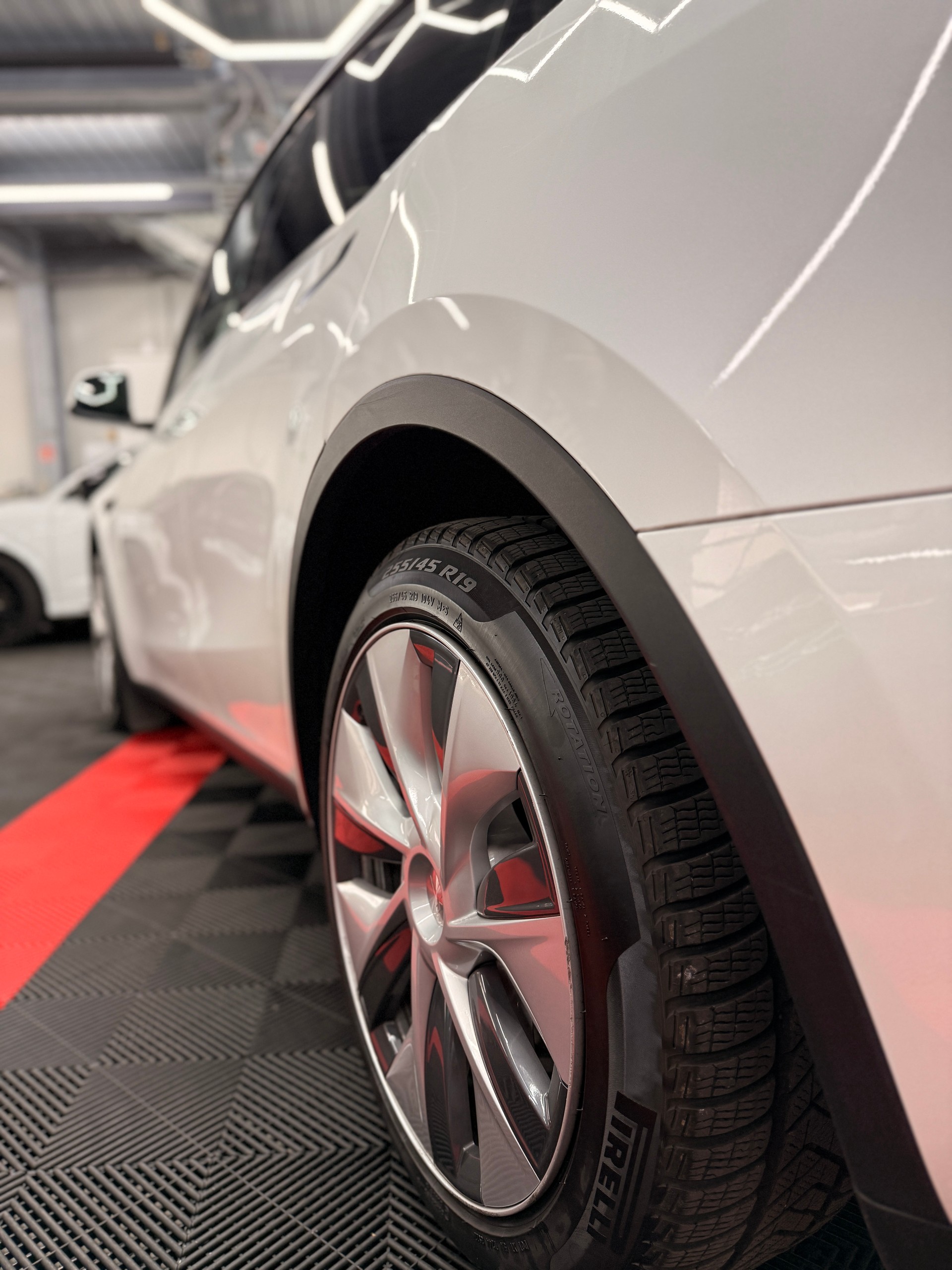 TESLA Model Y Long Range-image-12