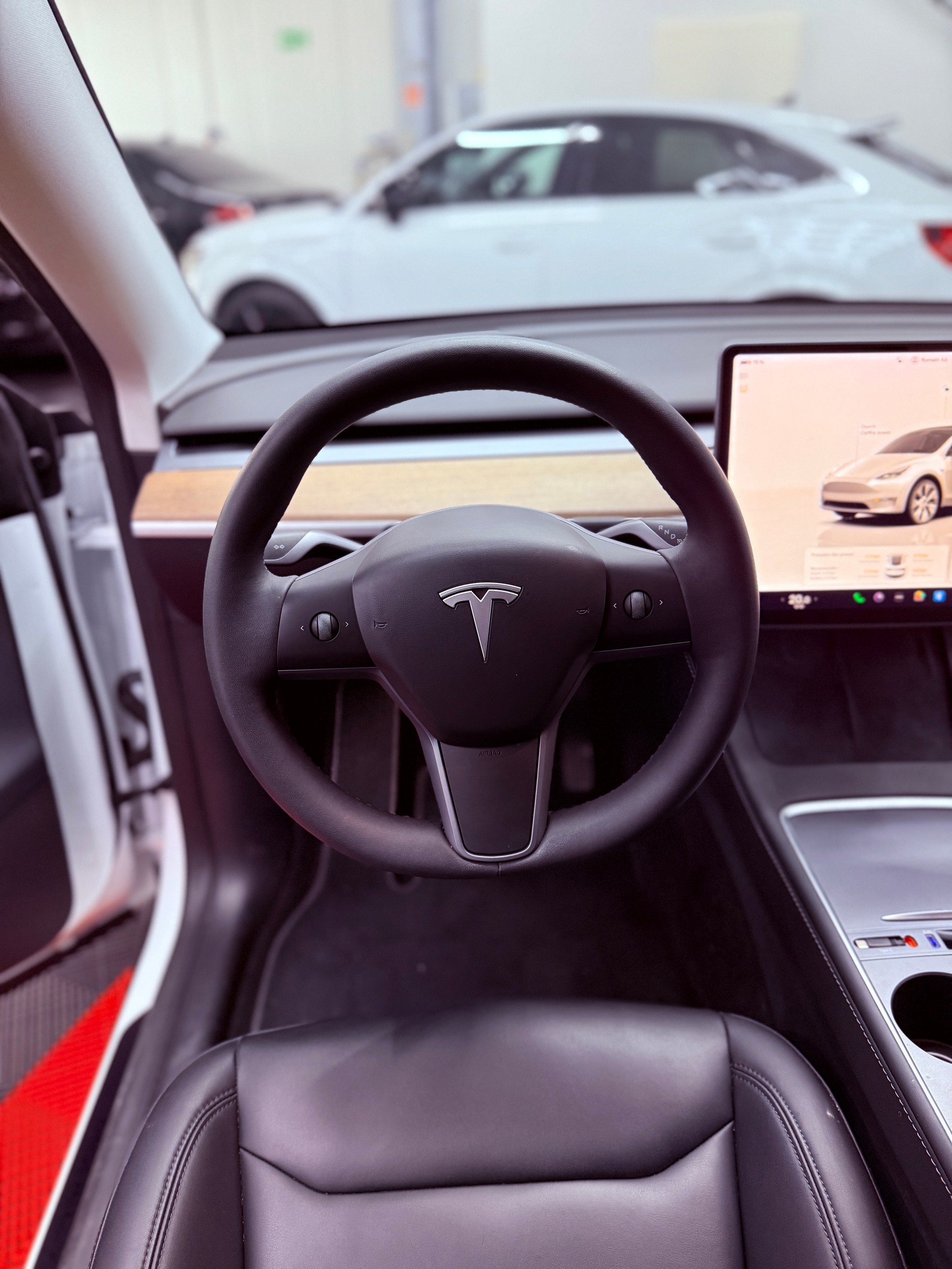 TESLA Model Y Long Range-image-17