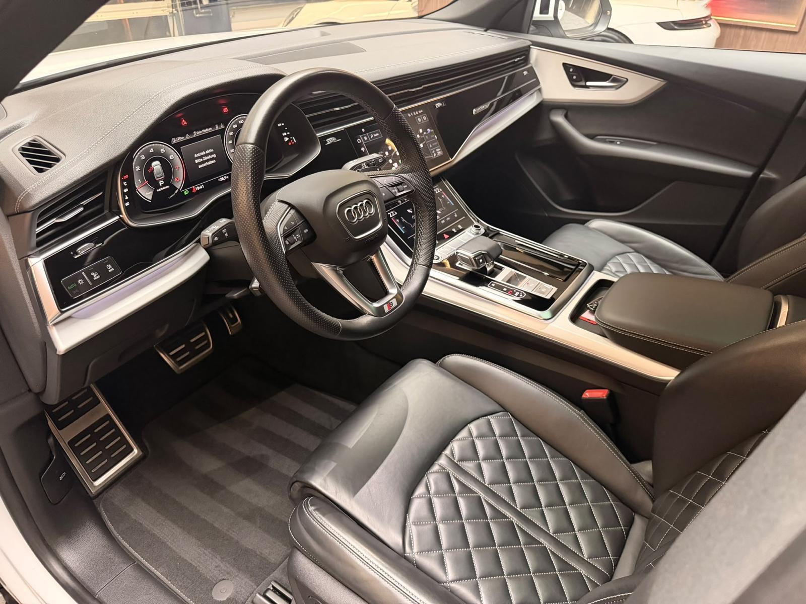 AUDI Q8 3.0 55 TFSI quattro T-Tronic-image-14