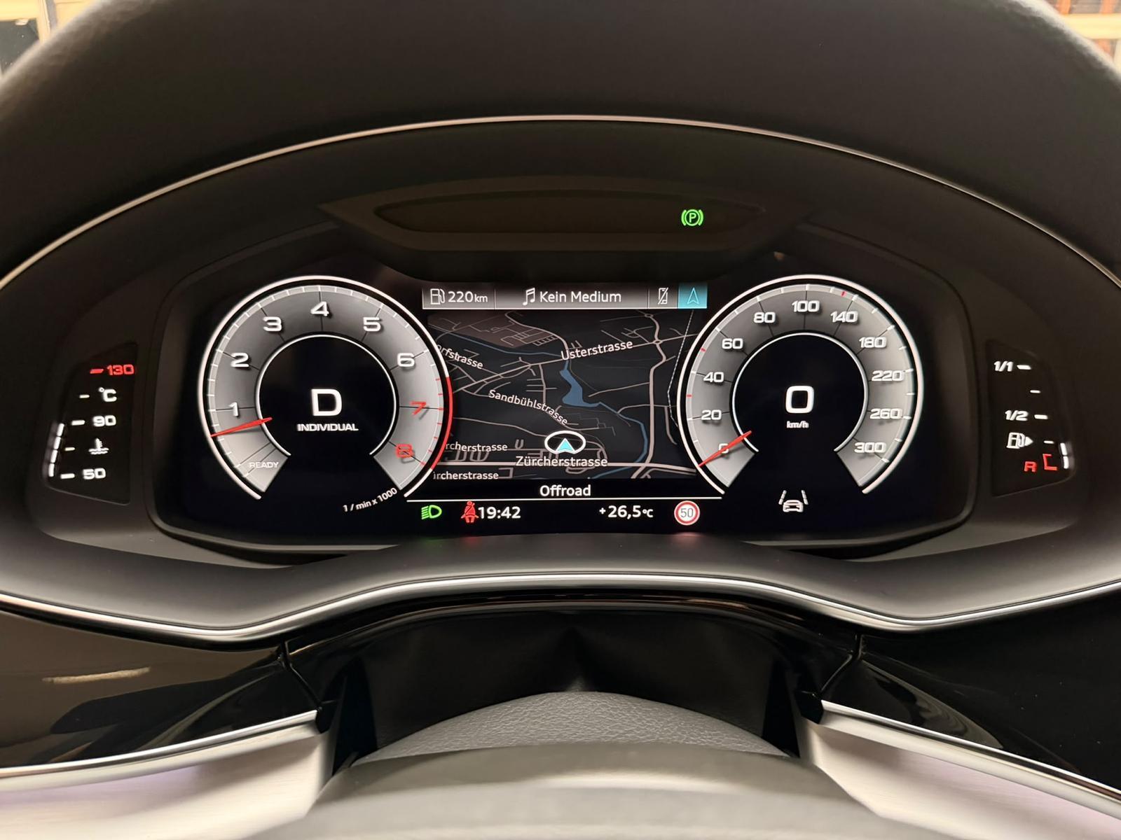 AUDI Q8 3.0 55 TFSI quattro T-Tronic-image-21