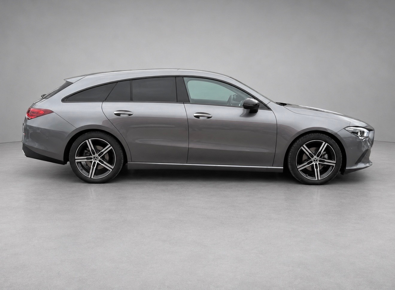 MERCEDES-BENZ CLA Shooting Brake 180 7G-DCT Progressive-showroom-element-3