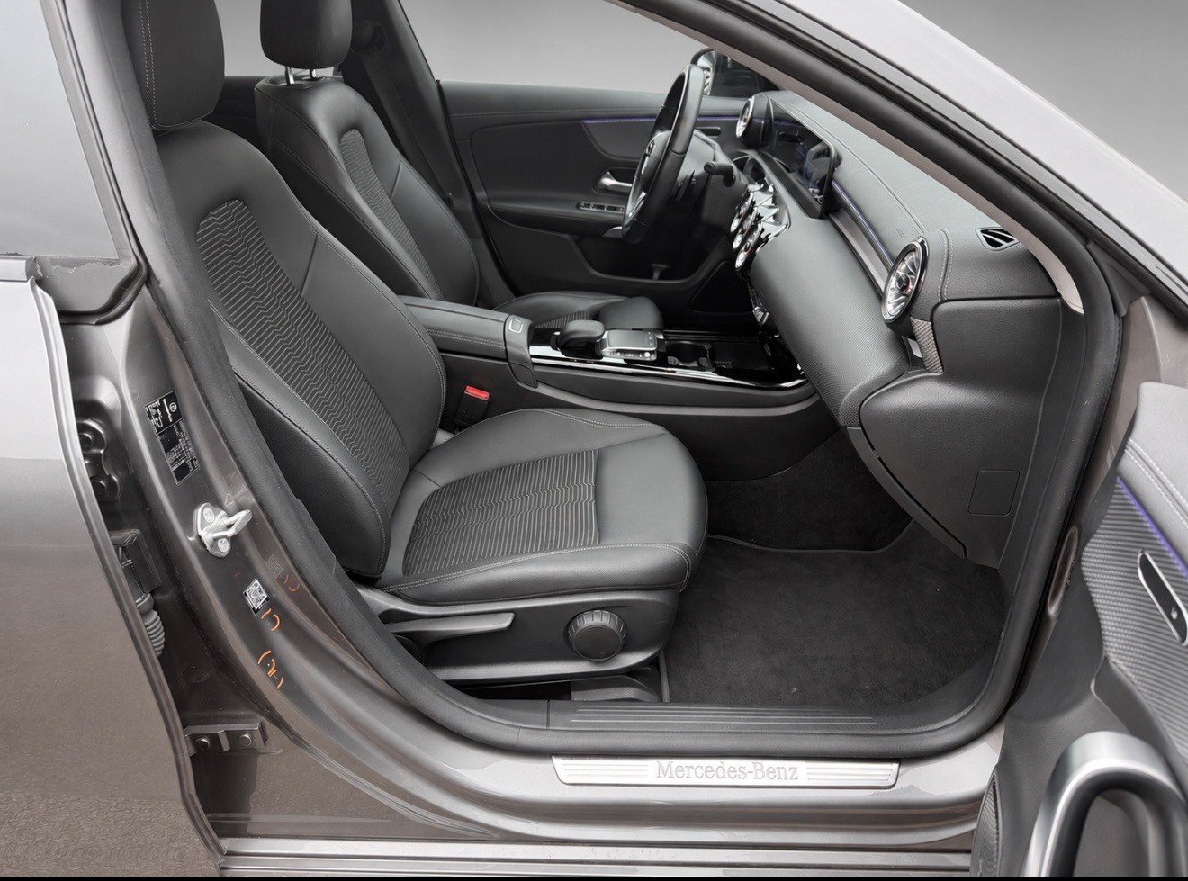 MERCEDES-BENZ CLA Shooting Brake 180 7G-DCT Progressive-image-9