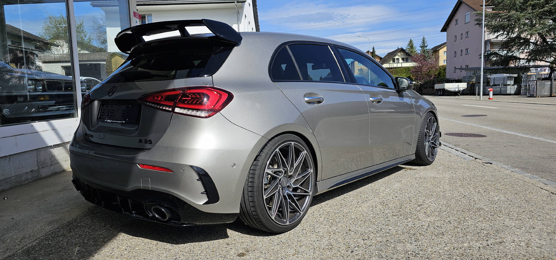 MERCEDES-BENZ A 35 AMG 4matic-image-3