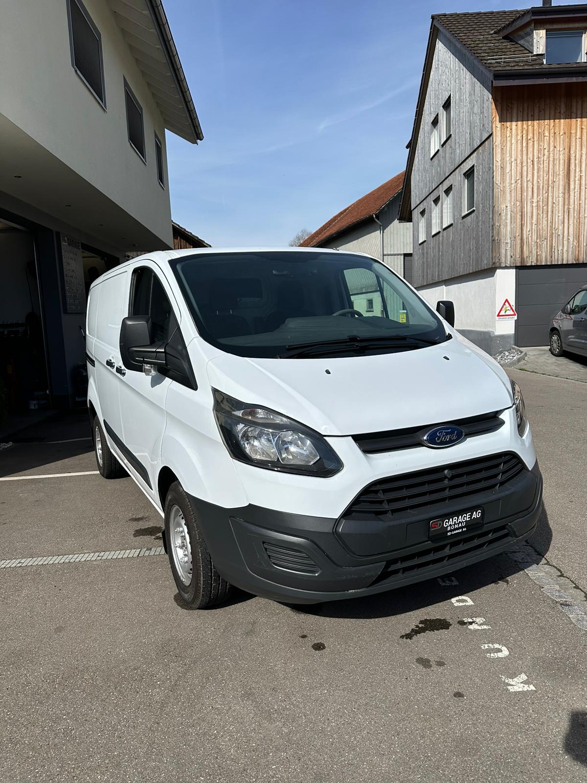 FORD Transit Custom Van 250 L1H1 Ambiente-image-1