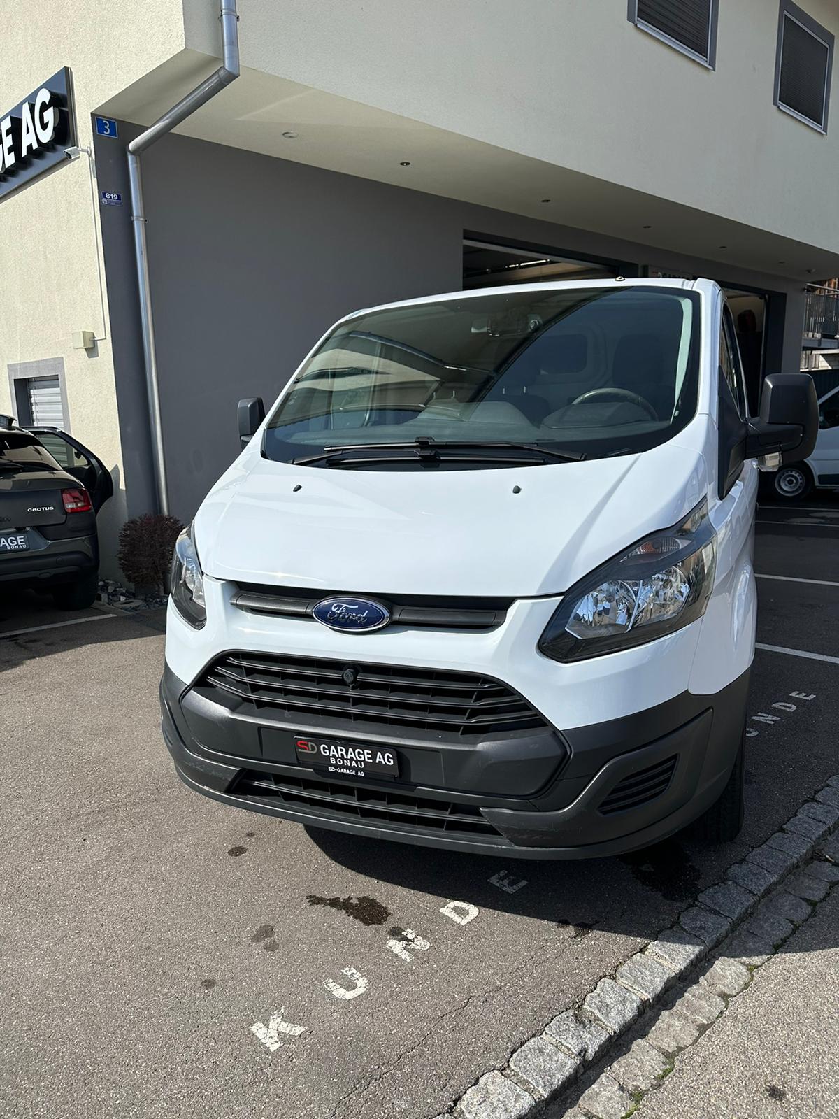 FORD Transit Custom Van 250 L1H1 Ambiente
