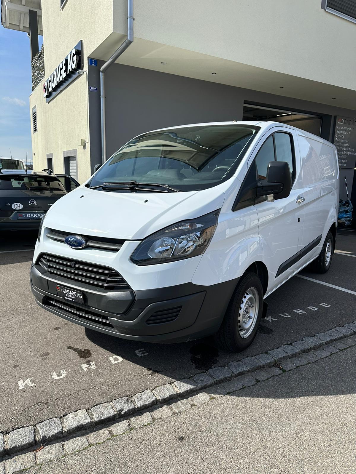 FORD Transit Custom Van 250 L1H1 Ambiente-image-8