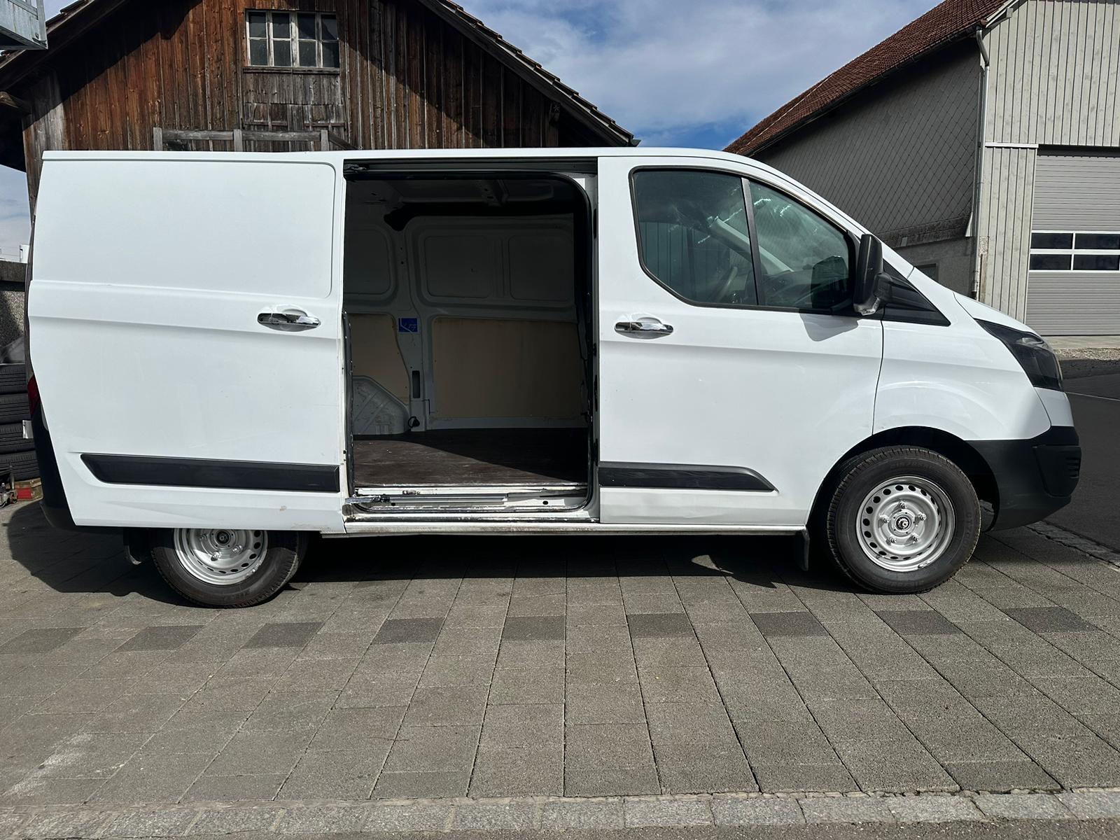 FORD Transit Custom Van 250 L1H1 Ambiente-image-7