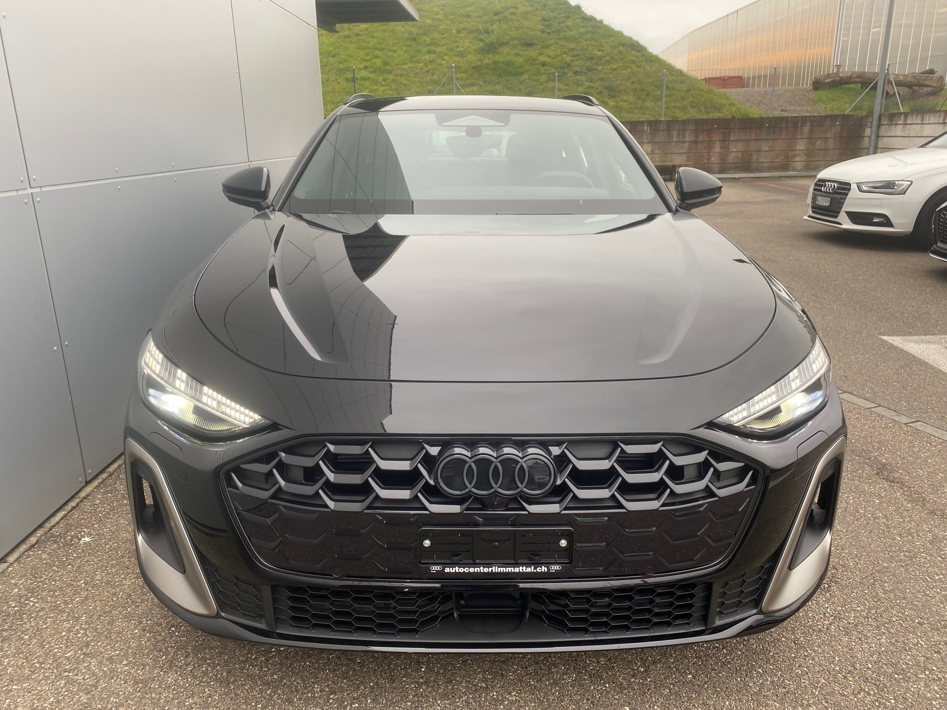AUDI A5 Avant TFSI quattro 150 kW S tronic-image-3