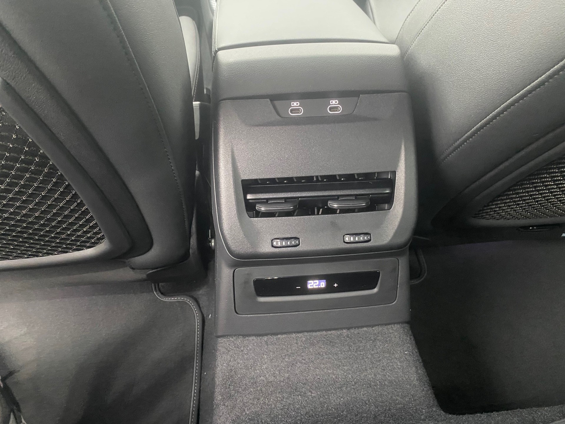 AUDI A5 Avant TFSI quattro 150 kW S tronic-image-14