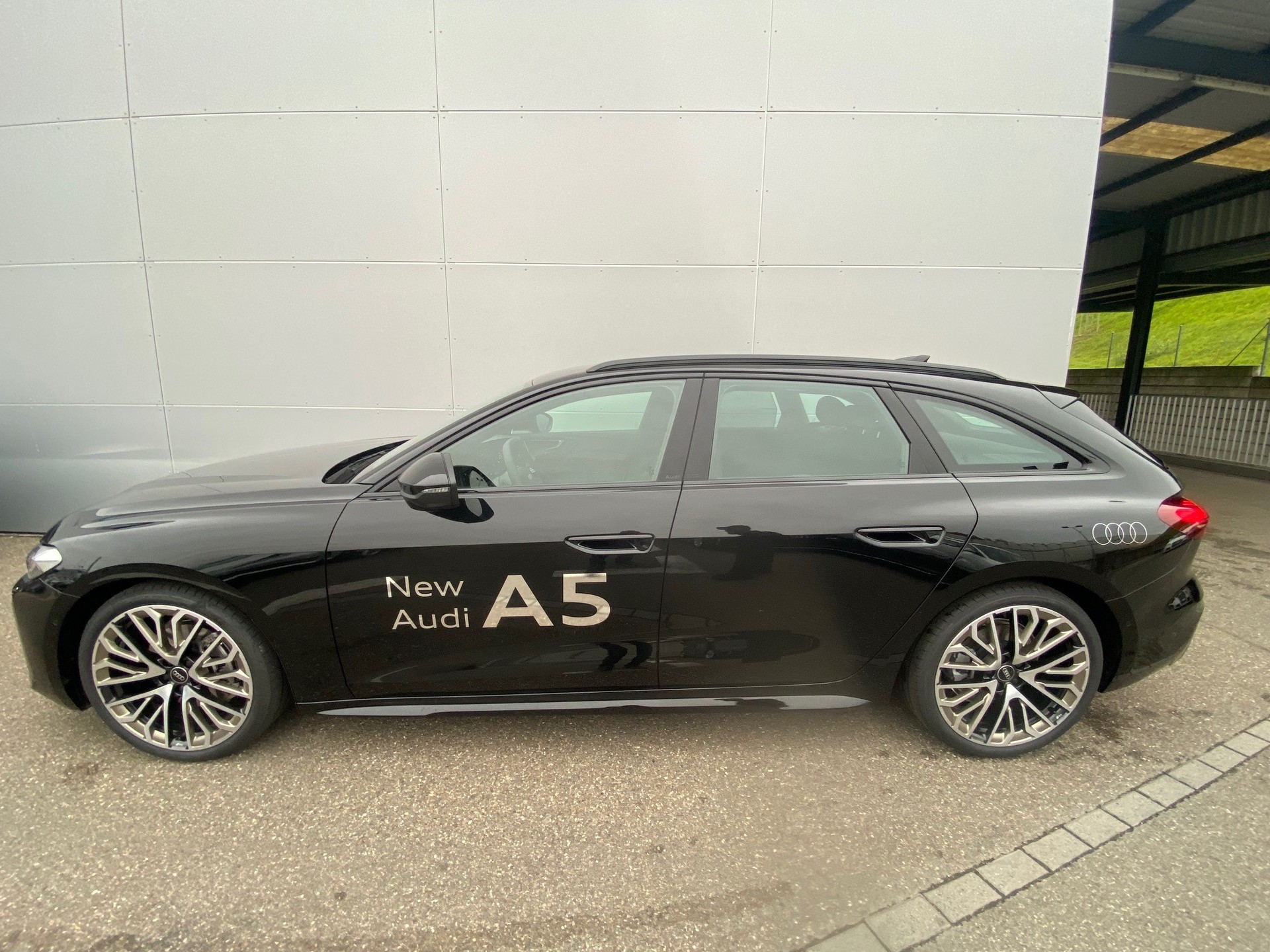 AUDI A5 Avant TFSI quattro 150 kW S tronic-image-1