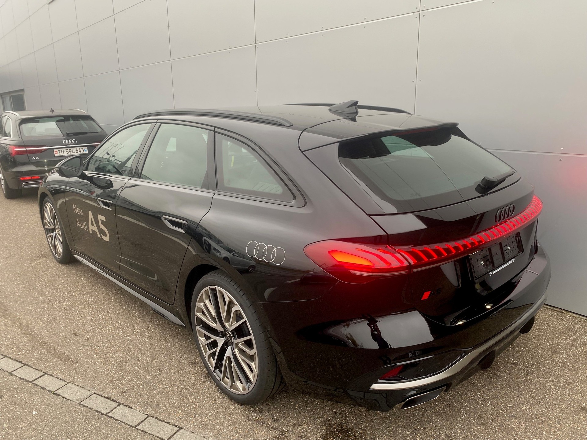 AUDI A5 Avant TFSI quattro 150 kW S tronic-image-2