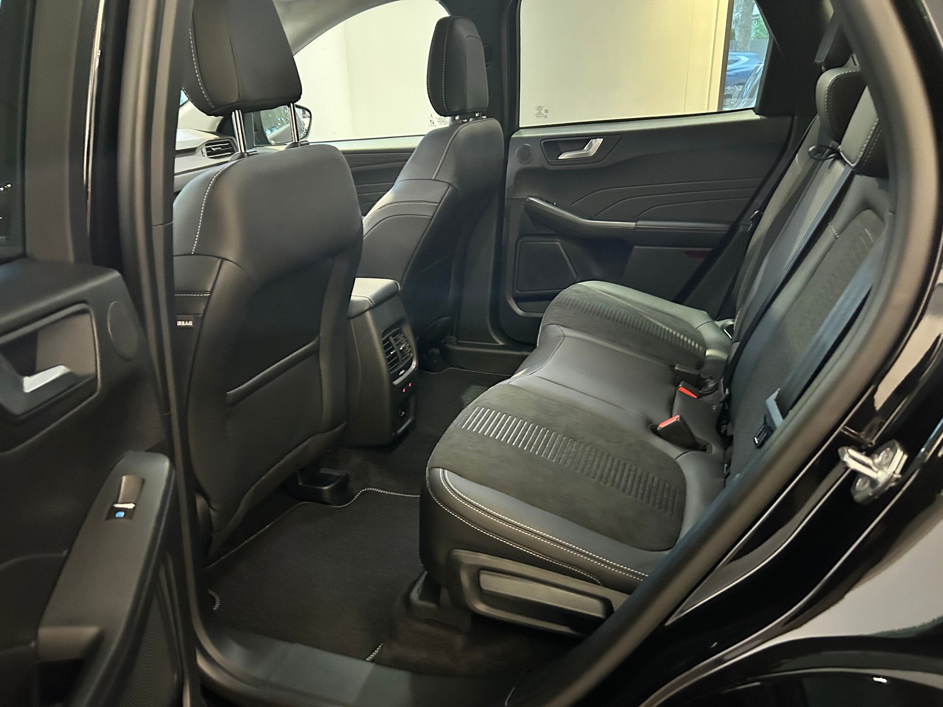 FORD Kuga 2.5 PHEV Active X FWD-image-12