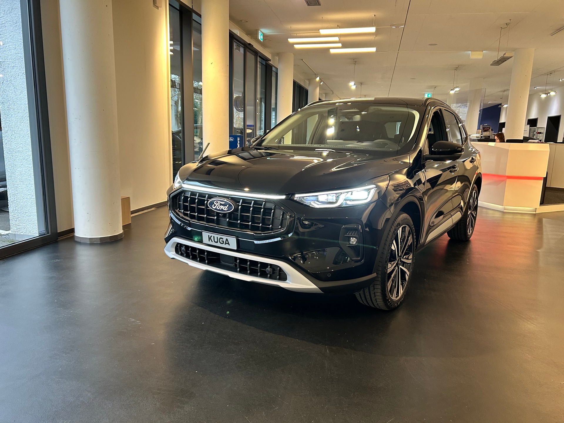 FORD Kuga 2.5 PHEV Active X FWD-image-1