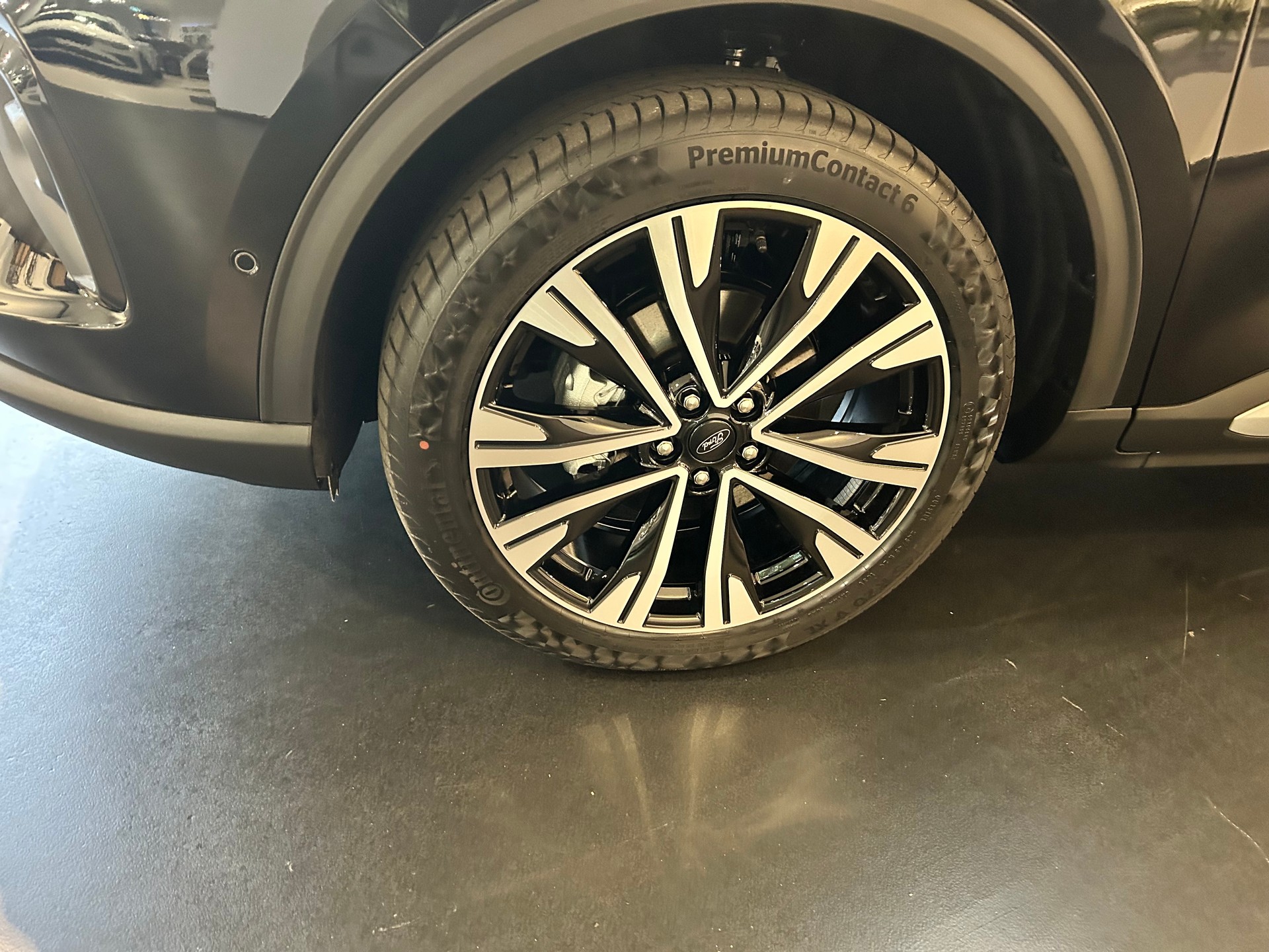 FORD Kuga 2.5 PHEV Active X FWD-image-2