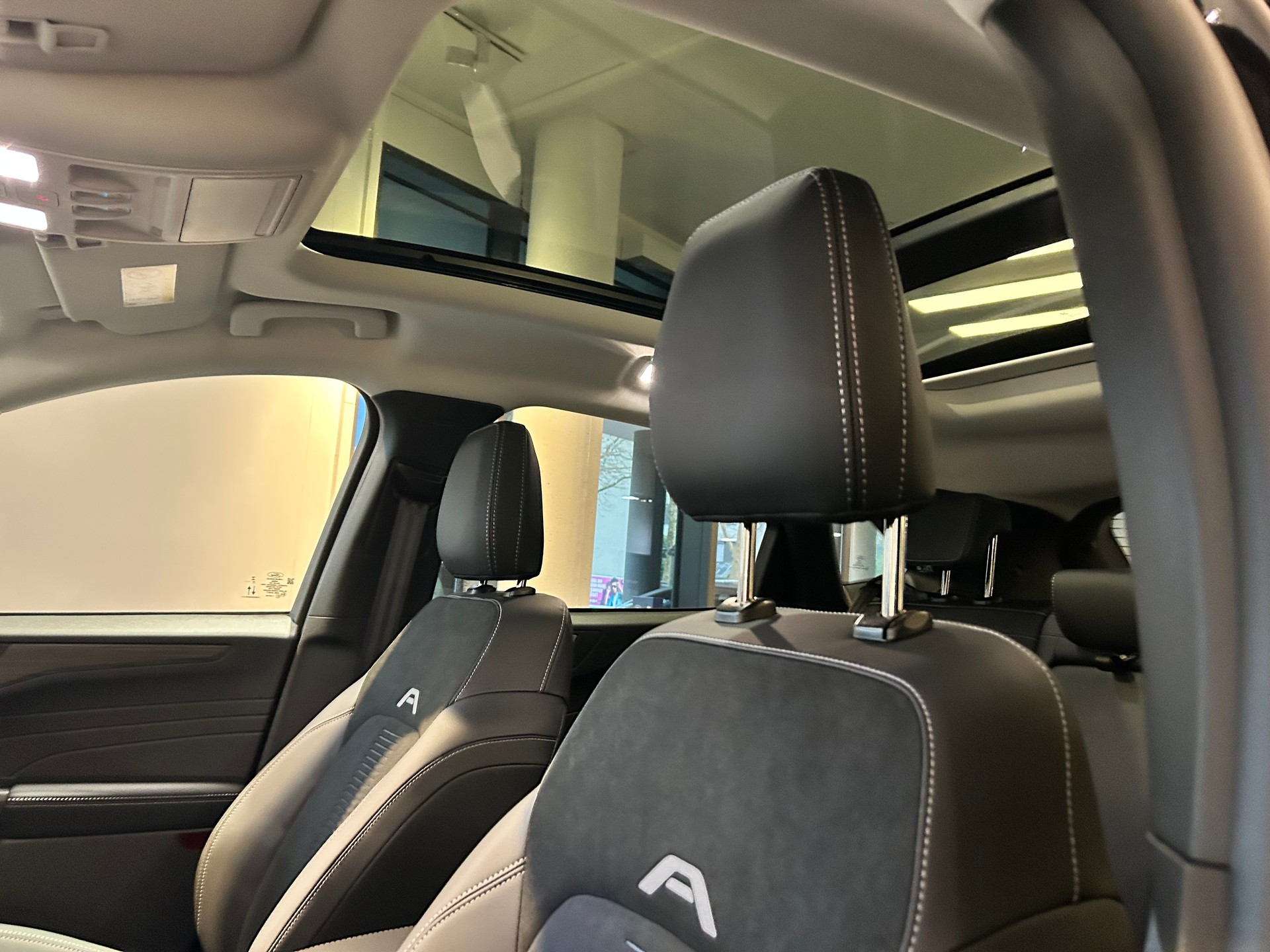 FORD Kuga 2.5 PHEV Active X FWD-image-6