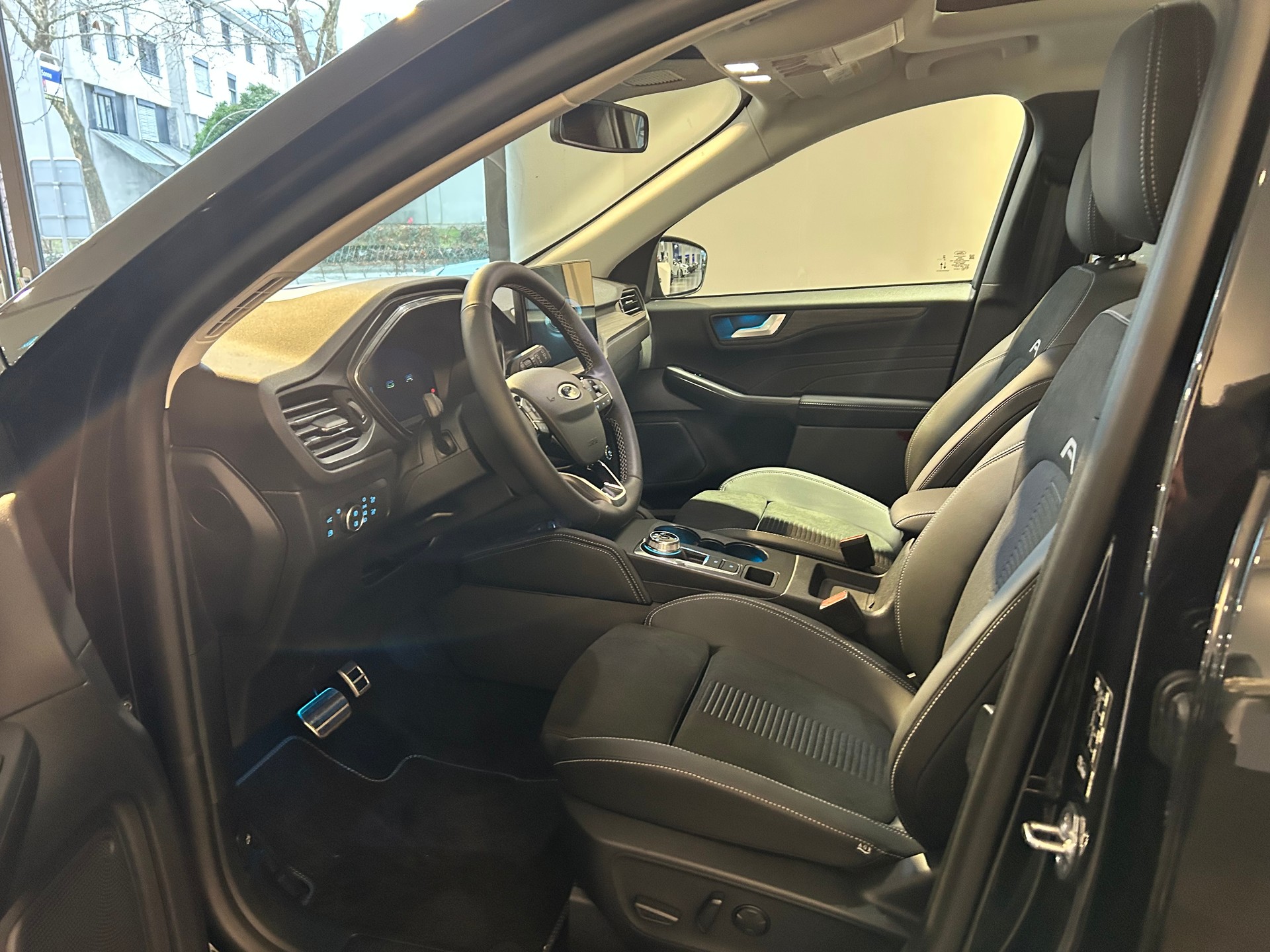FORD Kuga 2.5 PHEV Active X FWD-image-5