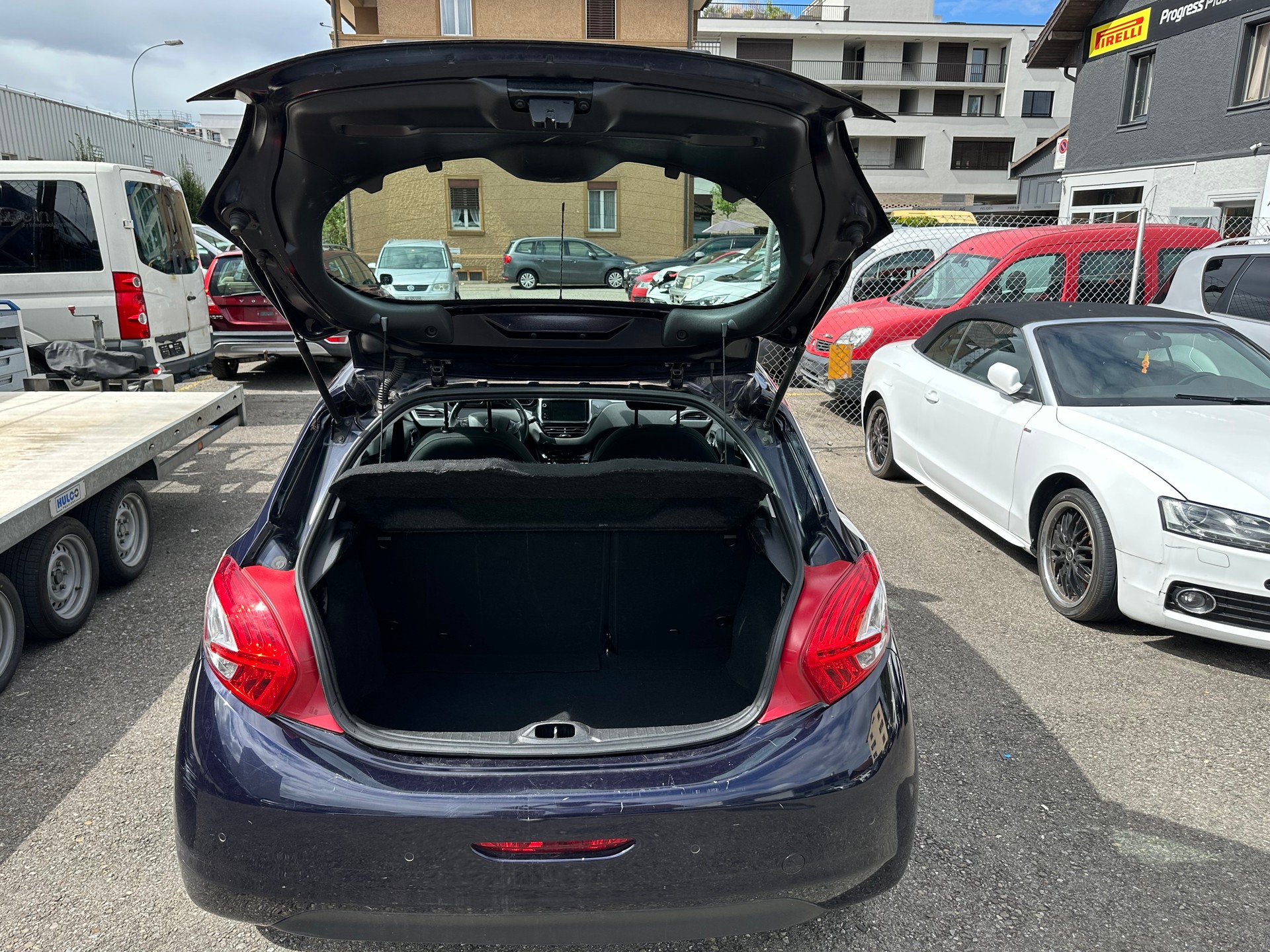 PEUGEOT 208 1.2 THP Allure-image-12