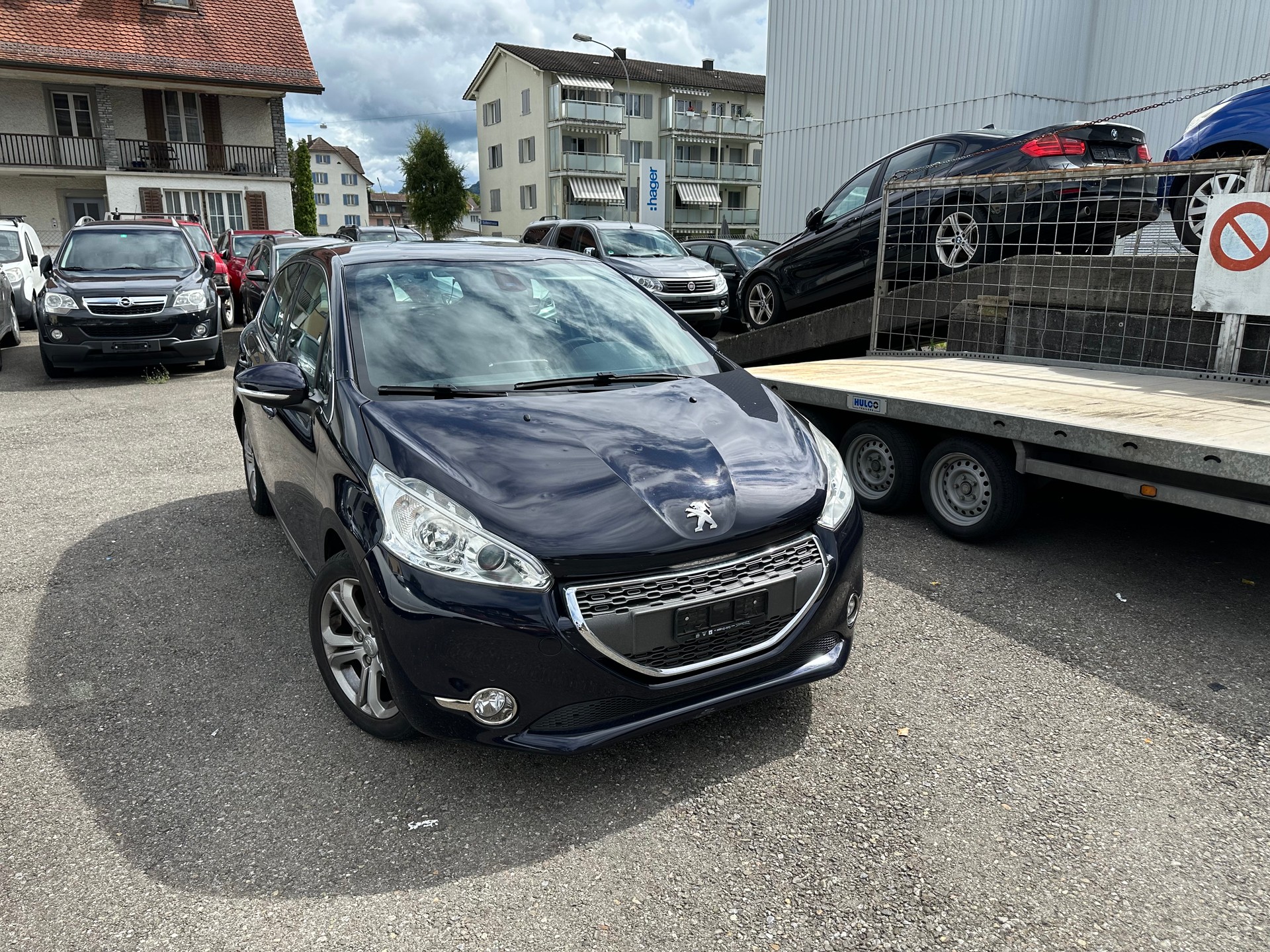 PEUGEOT 208 1.2 THP Allure-image-1