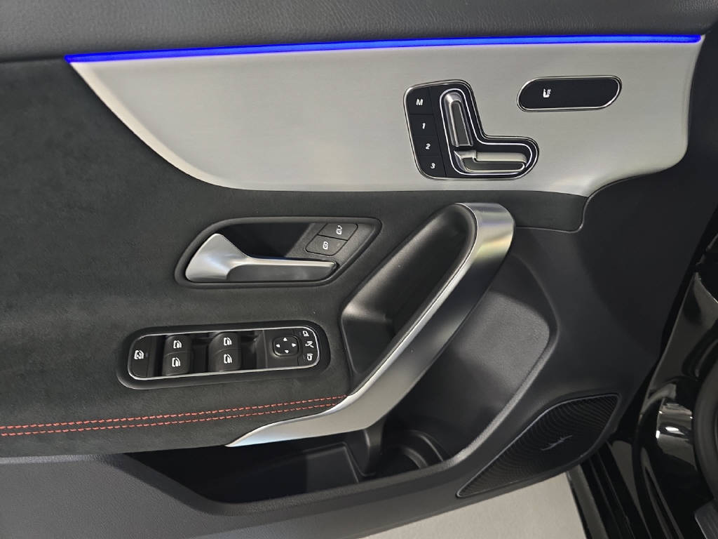 MERCEDES-BENZ A 45 S AMG 4matic+-image-5