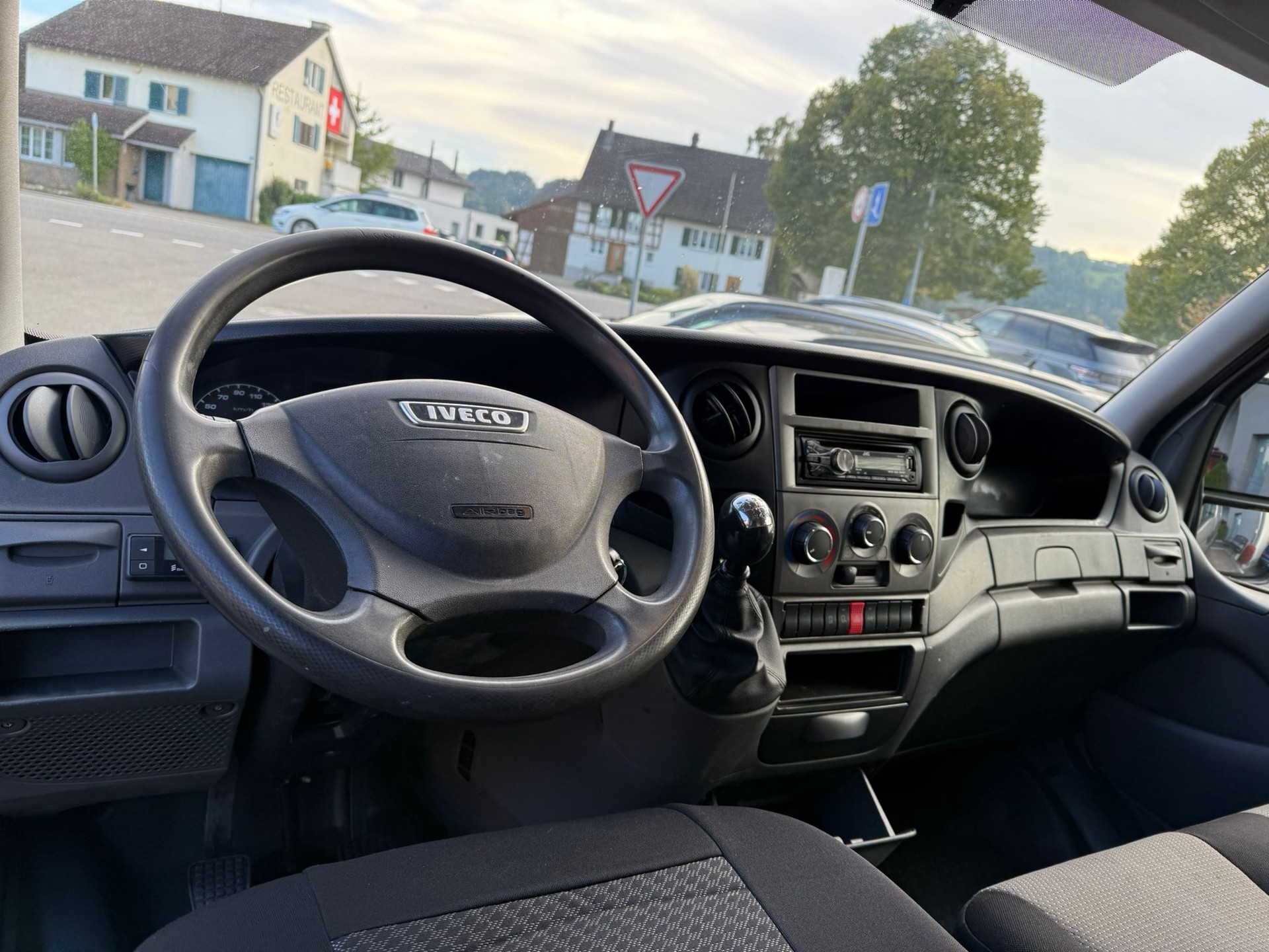 IVECO 35S13V-image-7